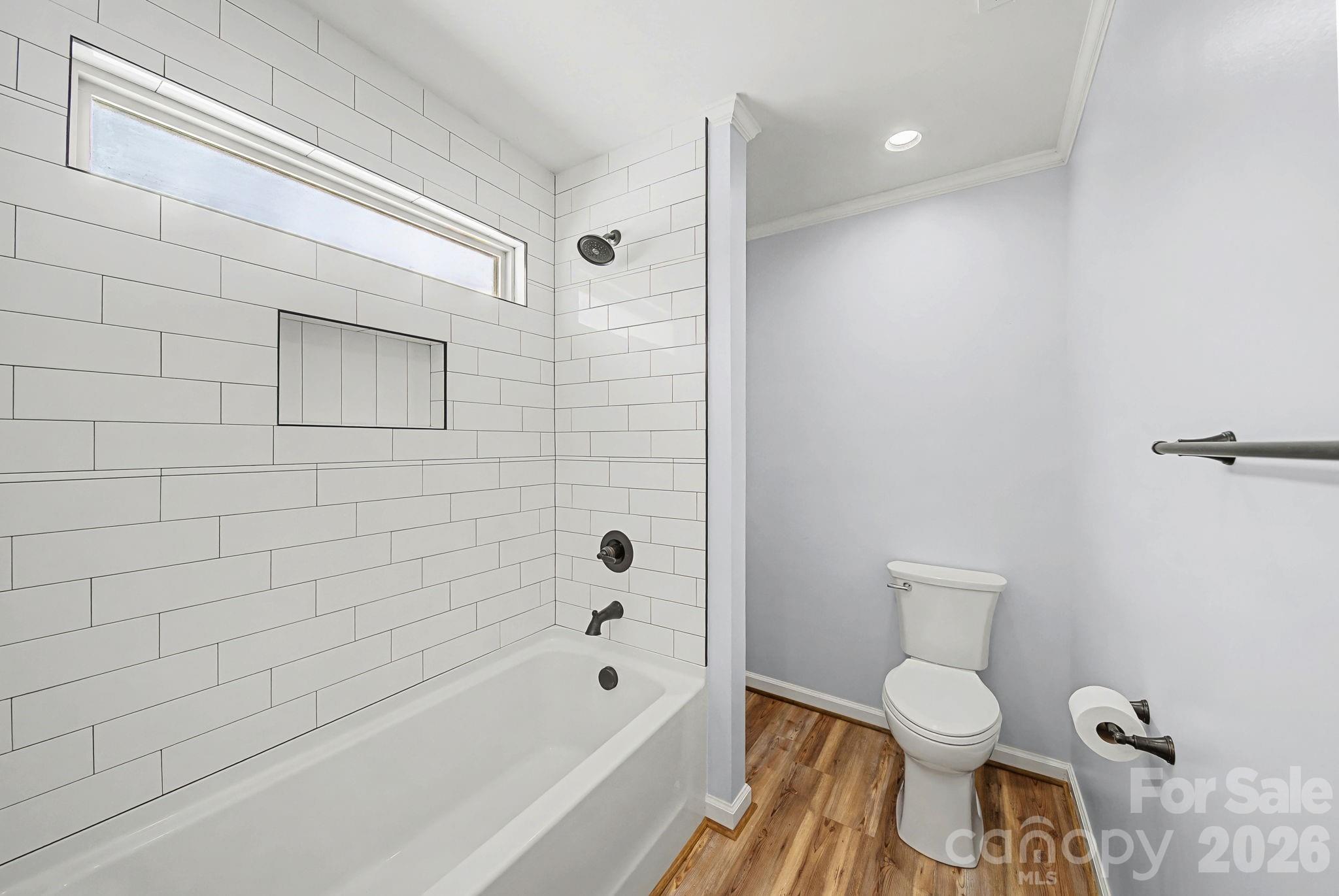 243 Shore Lane — Lexington
