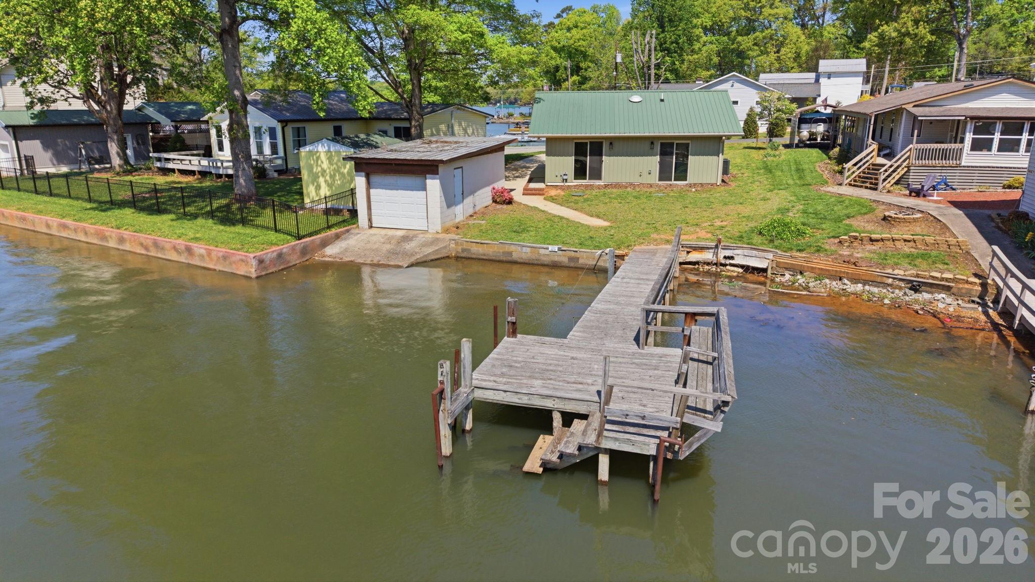 243 Shore Lane — Lexington