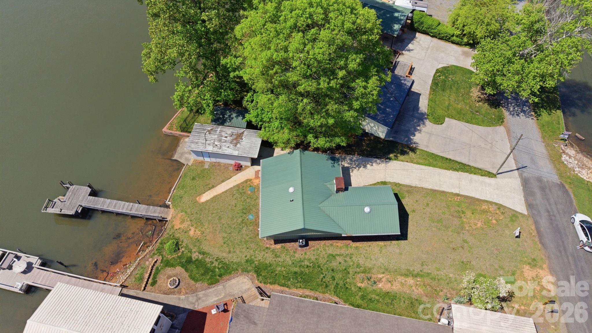 243 Shore Lane — Lexington