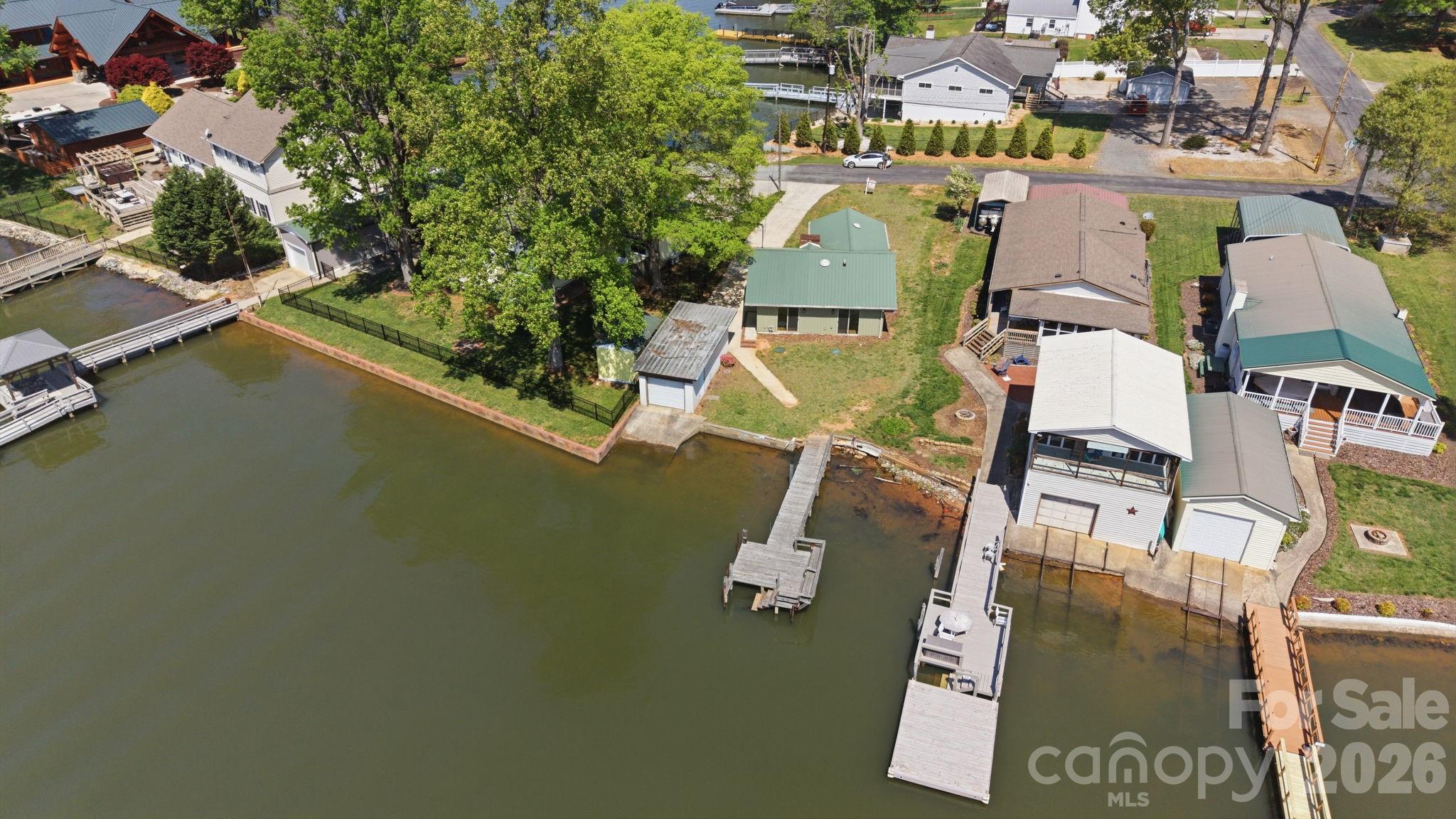 243 Shore Lane — Lexington