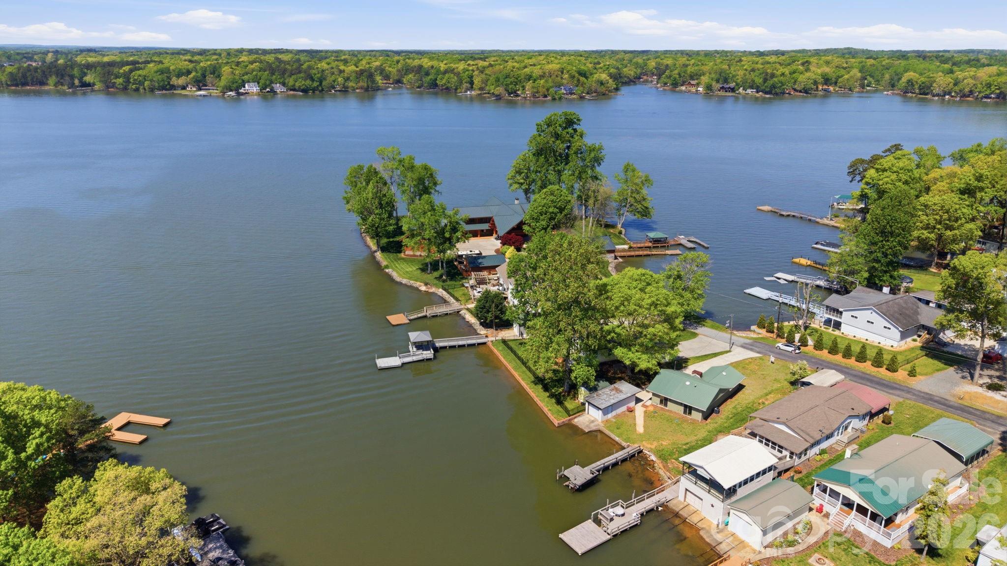 243 Shore Lane — Lexington