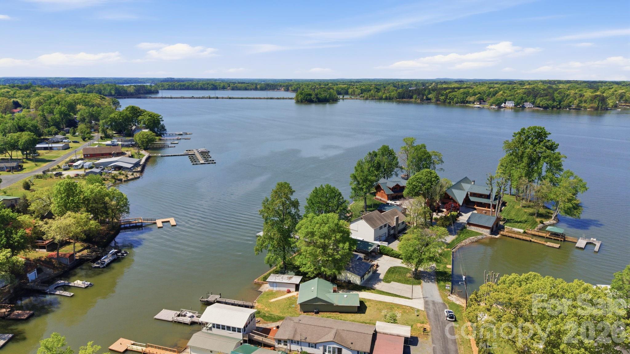 243 Shore Lane — Lexington