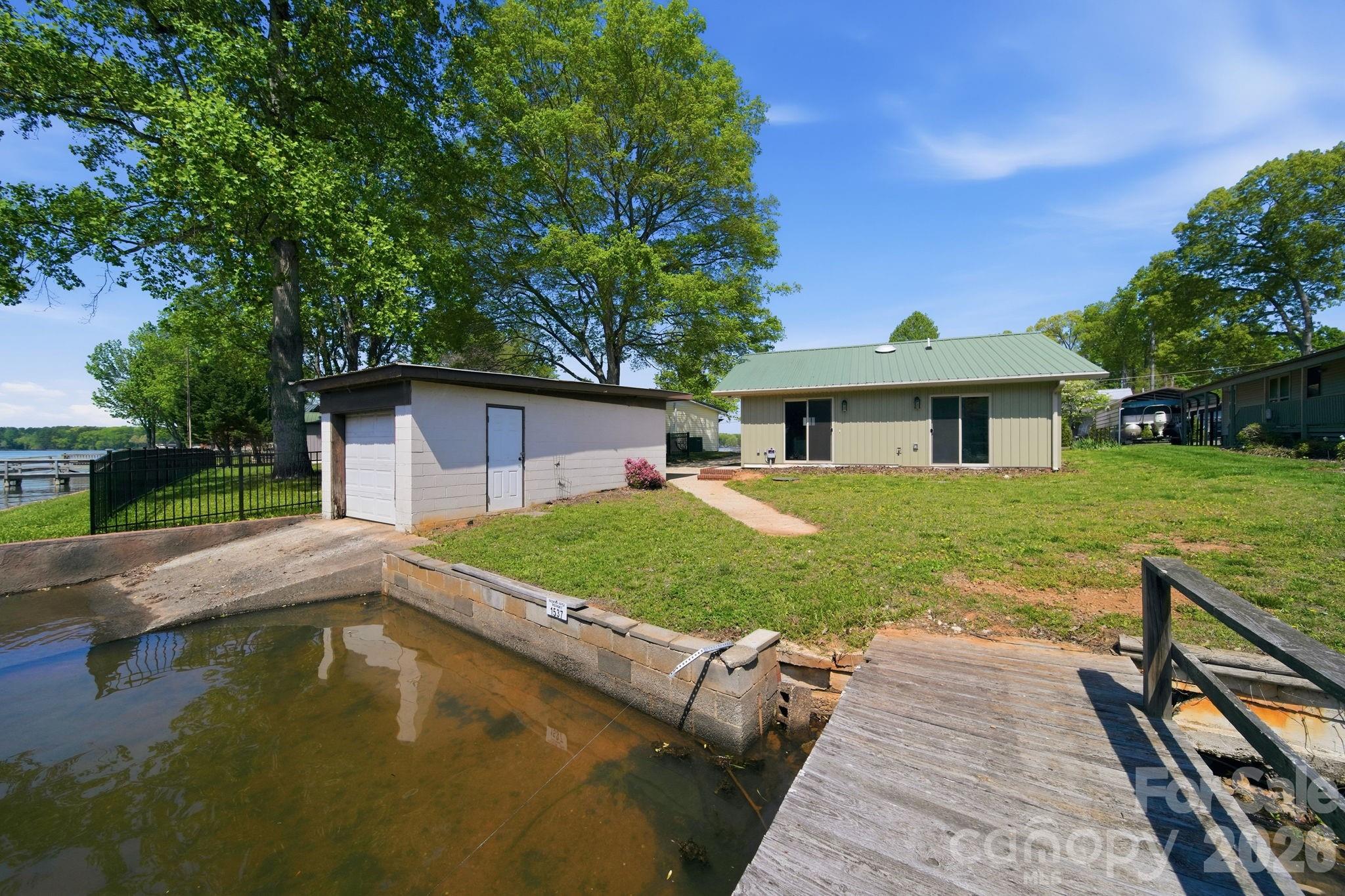 243 Shore Lane — Lexington