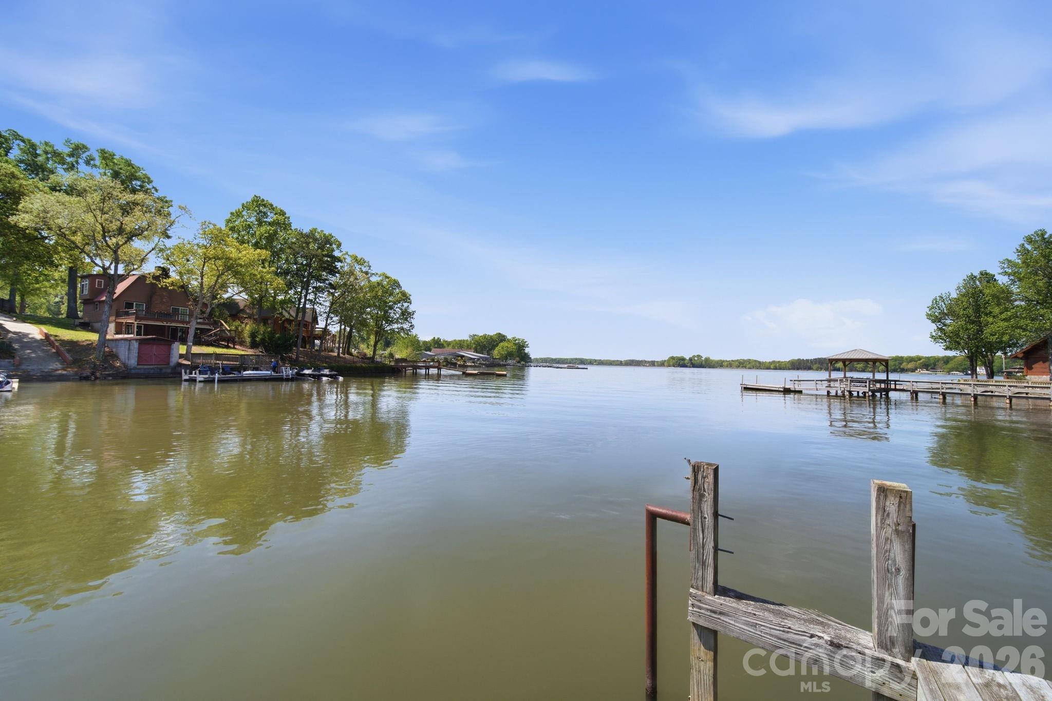 243 Shore Lane — Lexington