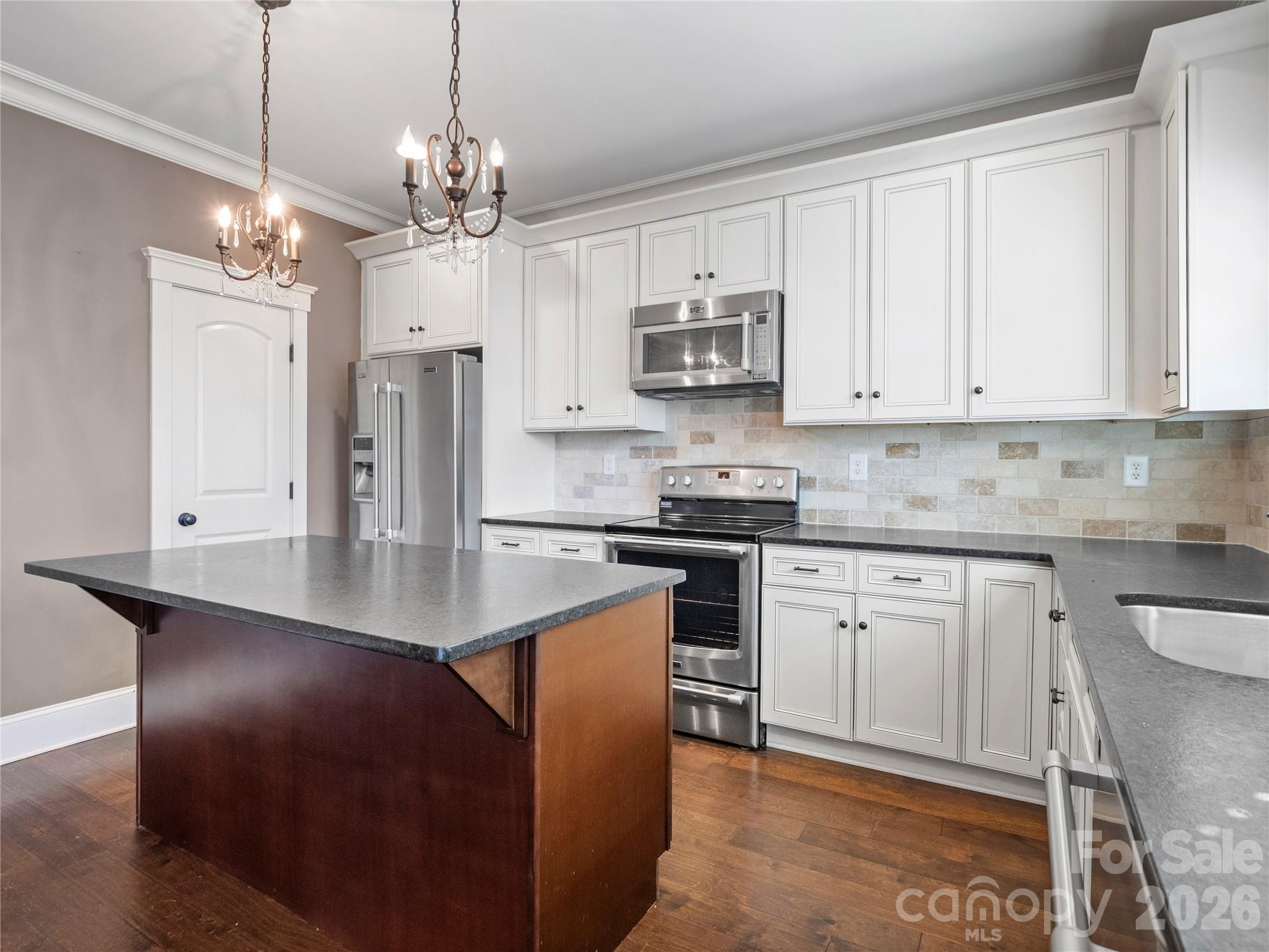 308 Rosemont Row — Belmont