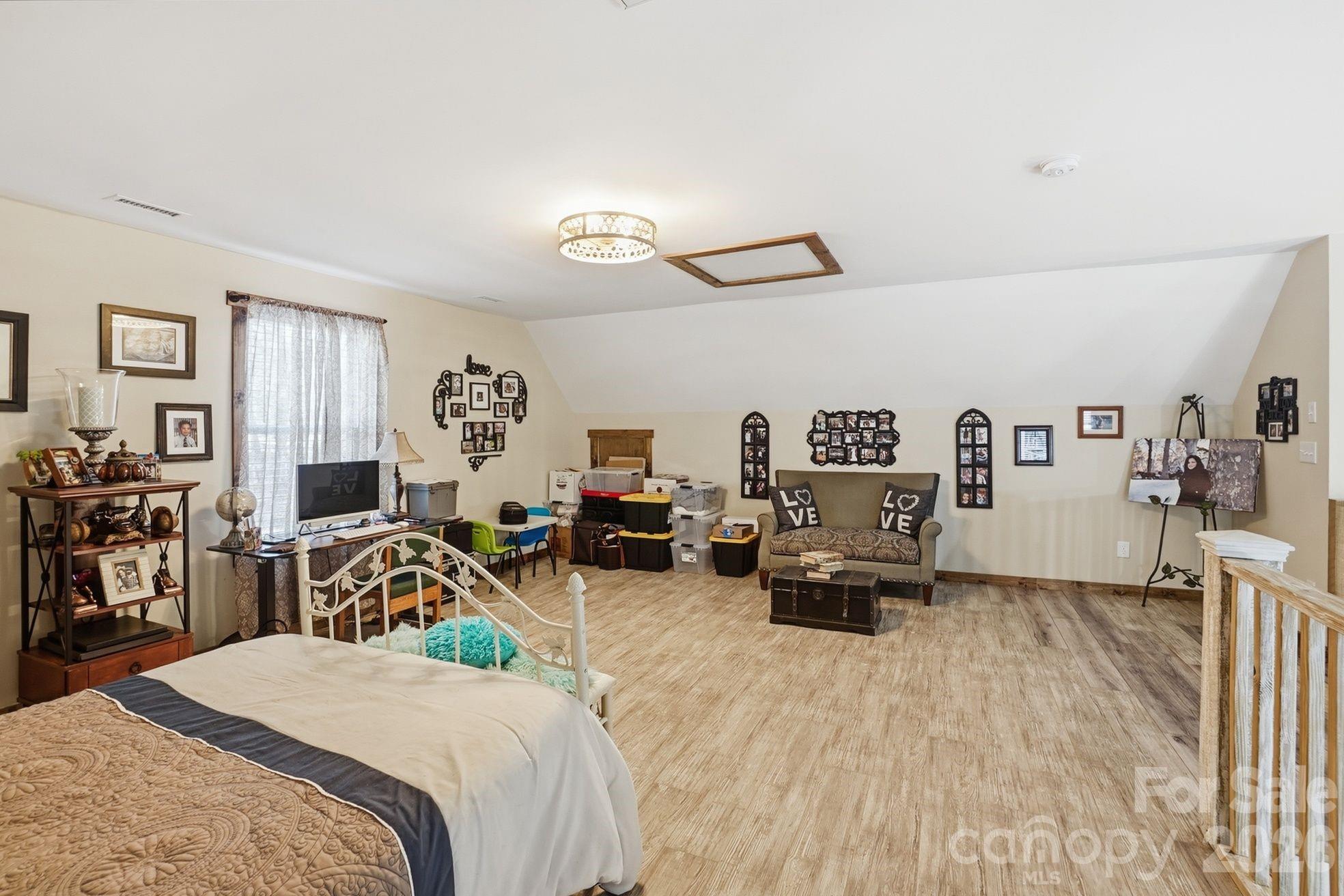 4592 Reid Road — Edgemoor