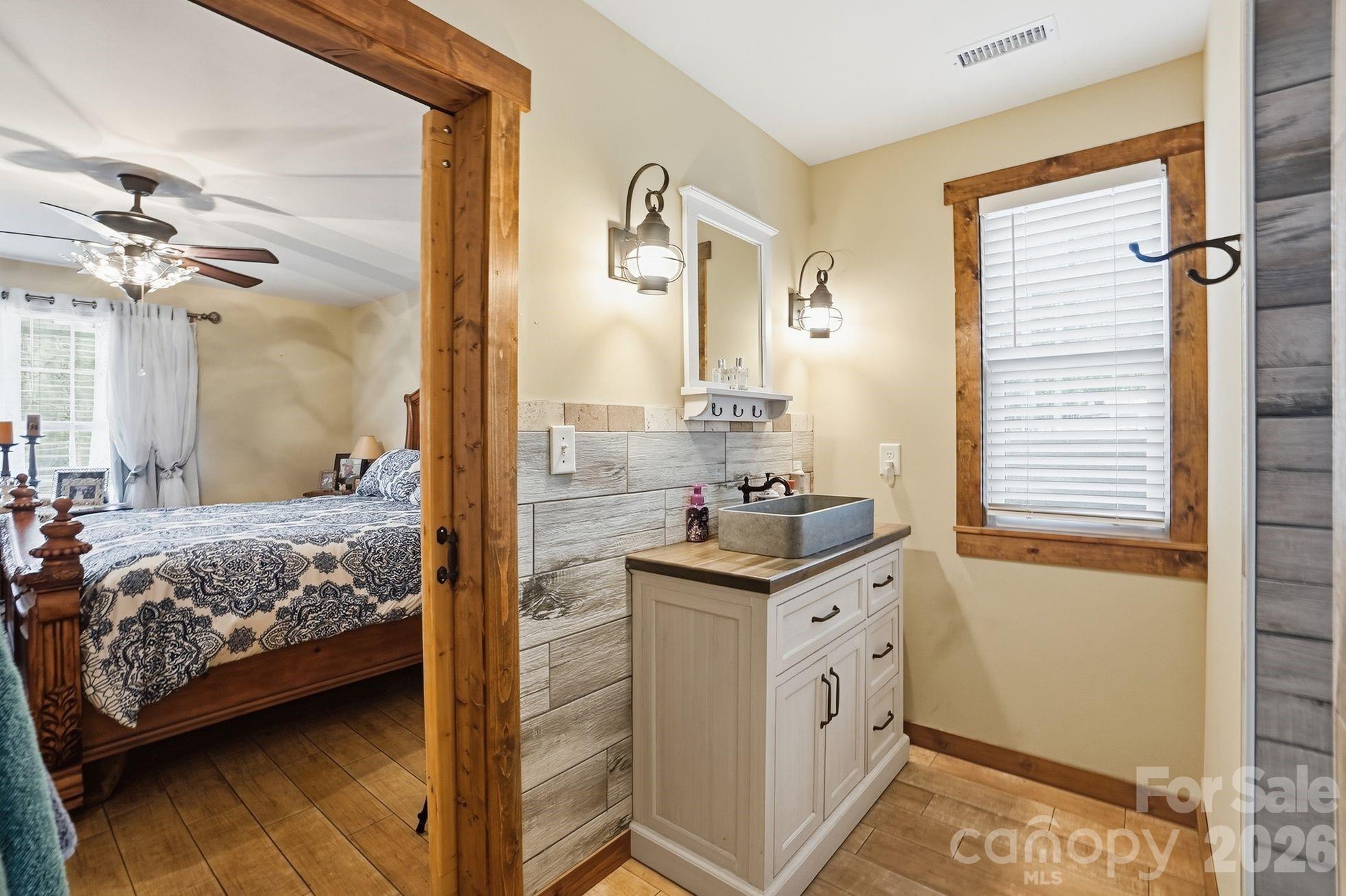 4592 Reid Road — Edgemoor