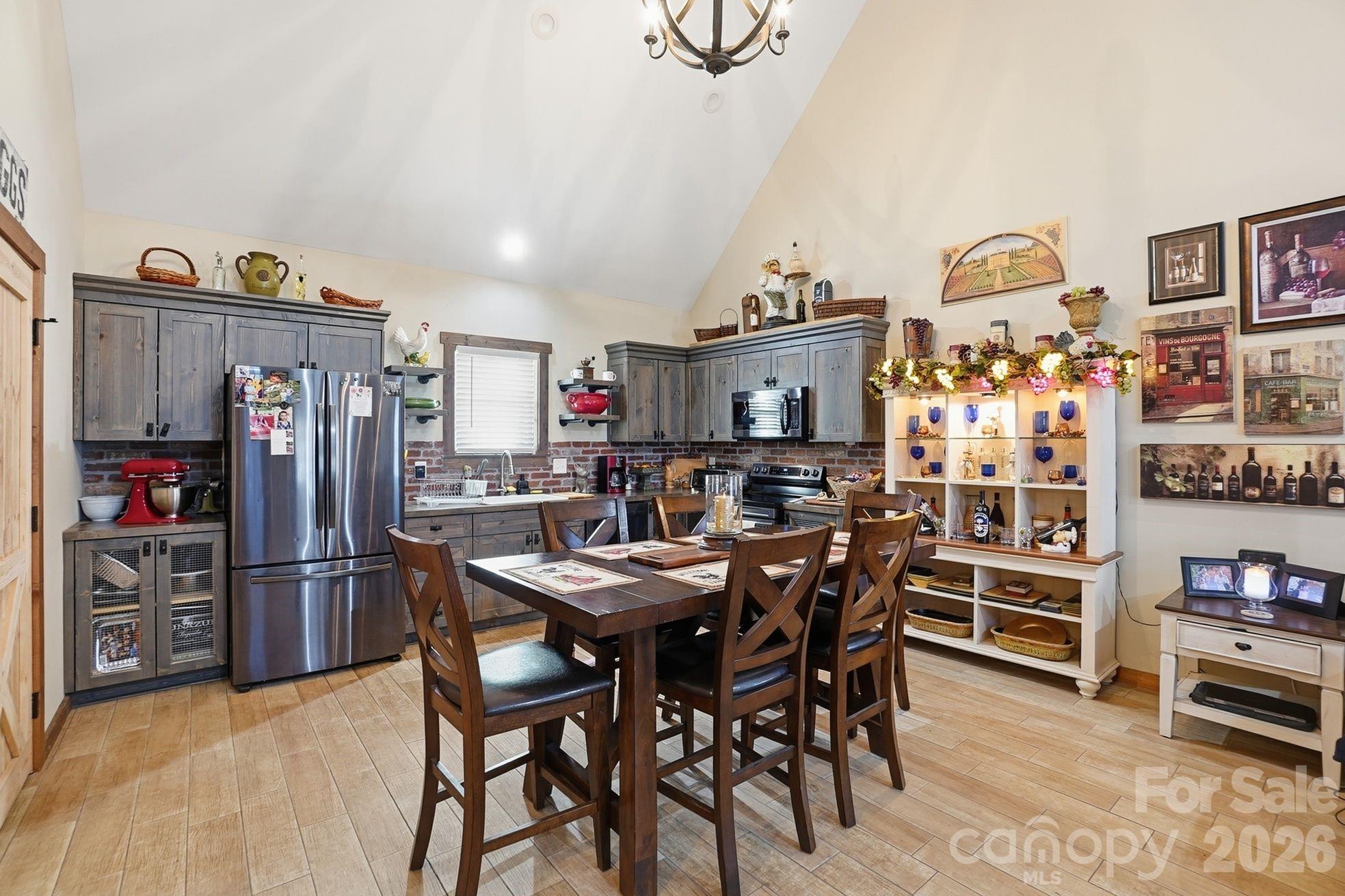 4592 Reid Road — Edgemoor