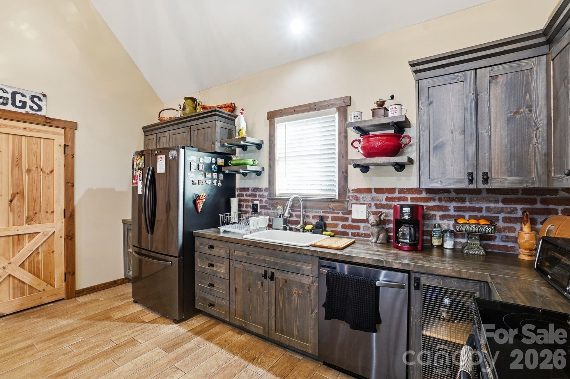 4592 Reid Road — Edgemoor