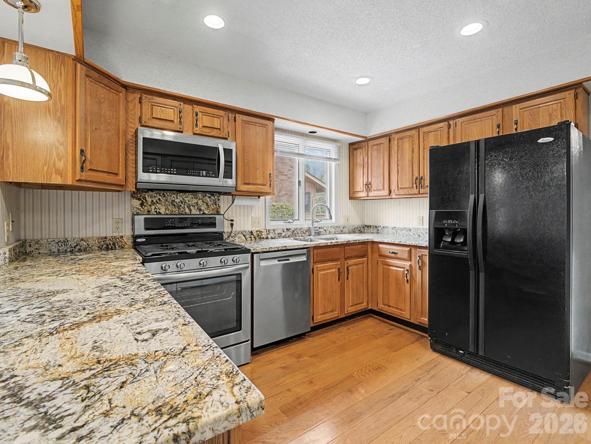 605 Red Oak Drive — Hendersonville