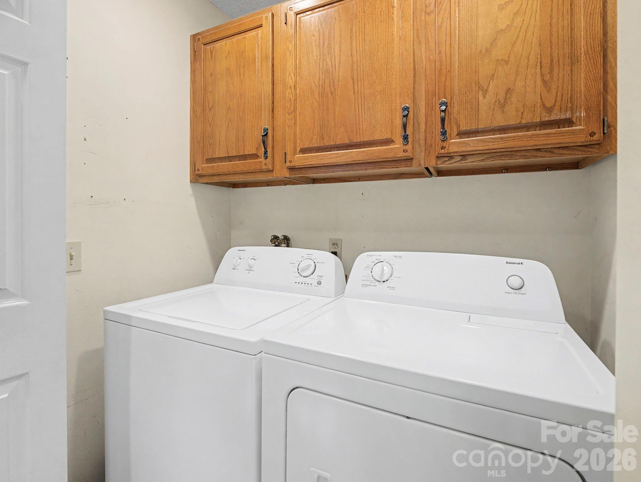 605 Red Oak Drive — Hendersonville