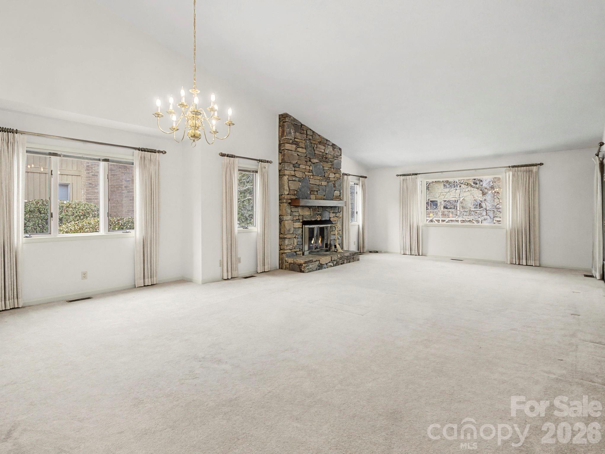 605 Red Oak Drive — Hendersonville