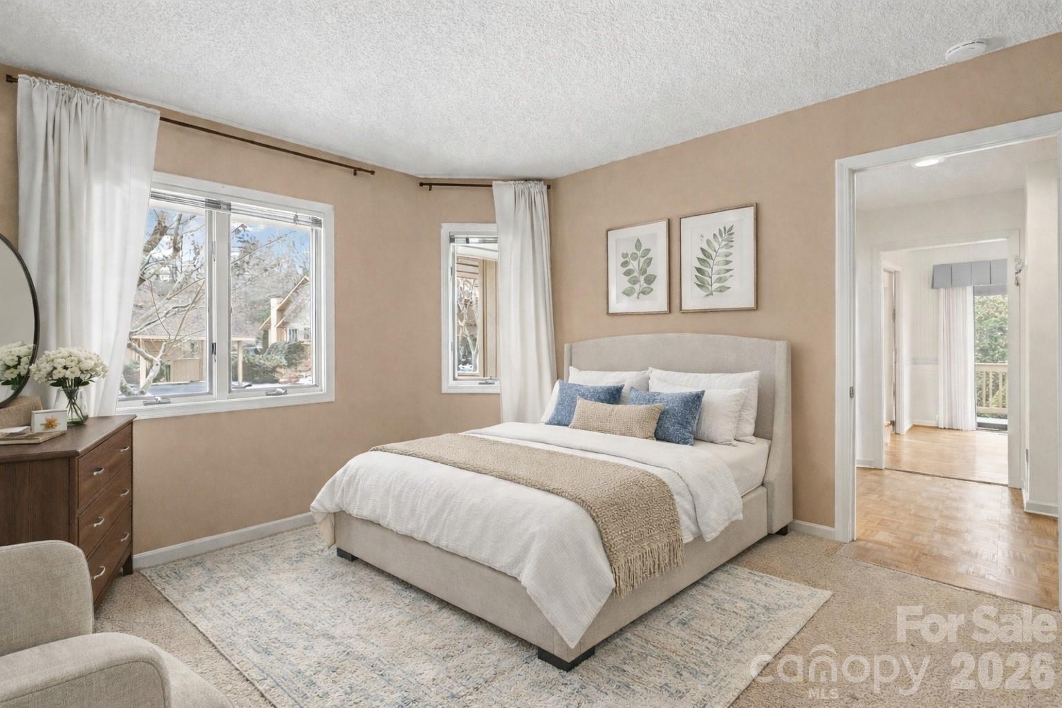 605 Red Oak Drive — Hendersonville