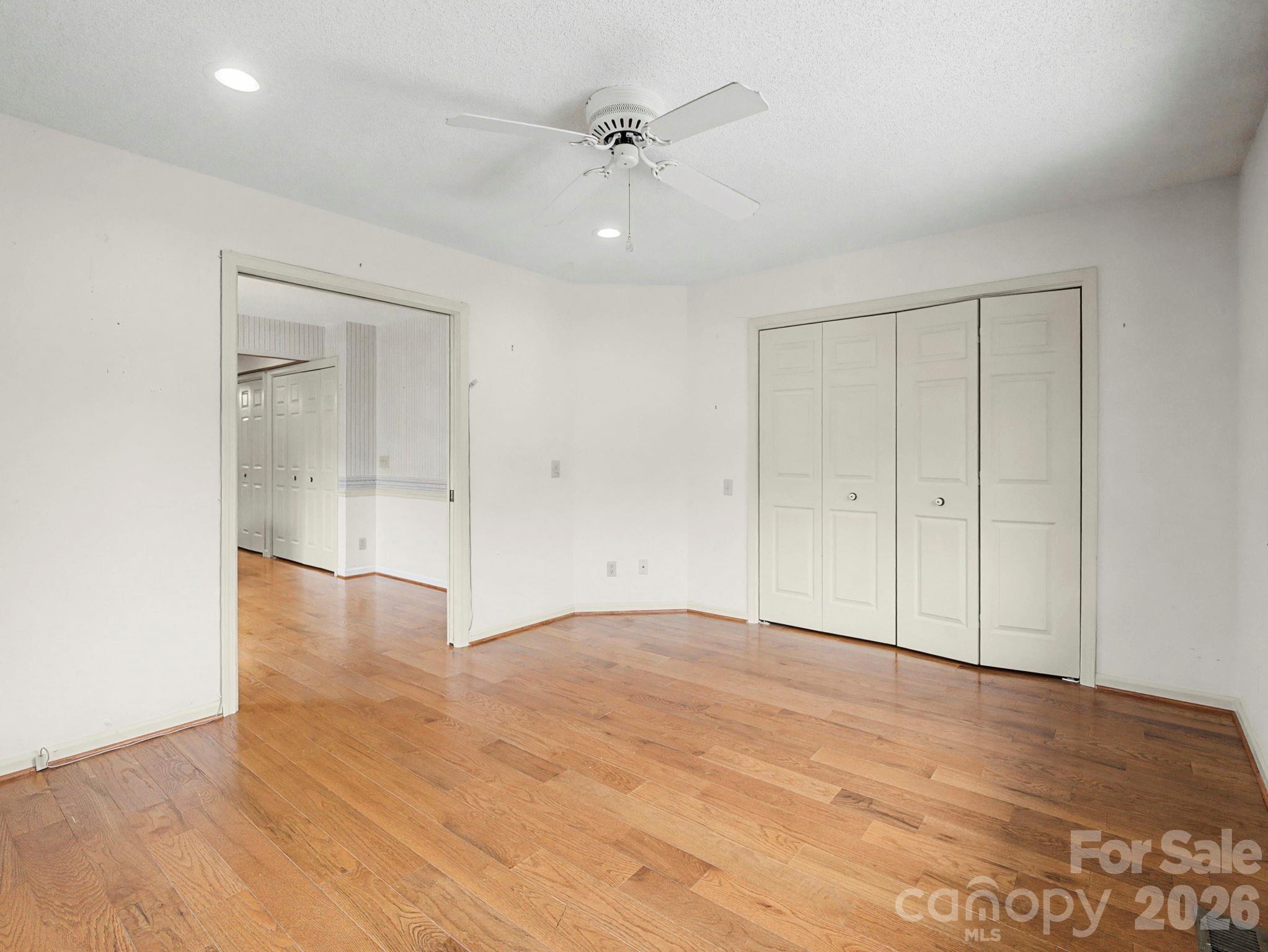 605 Red Oak Drive — Hendersonville