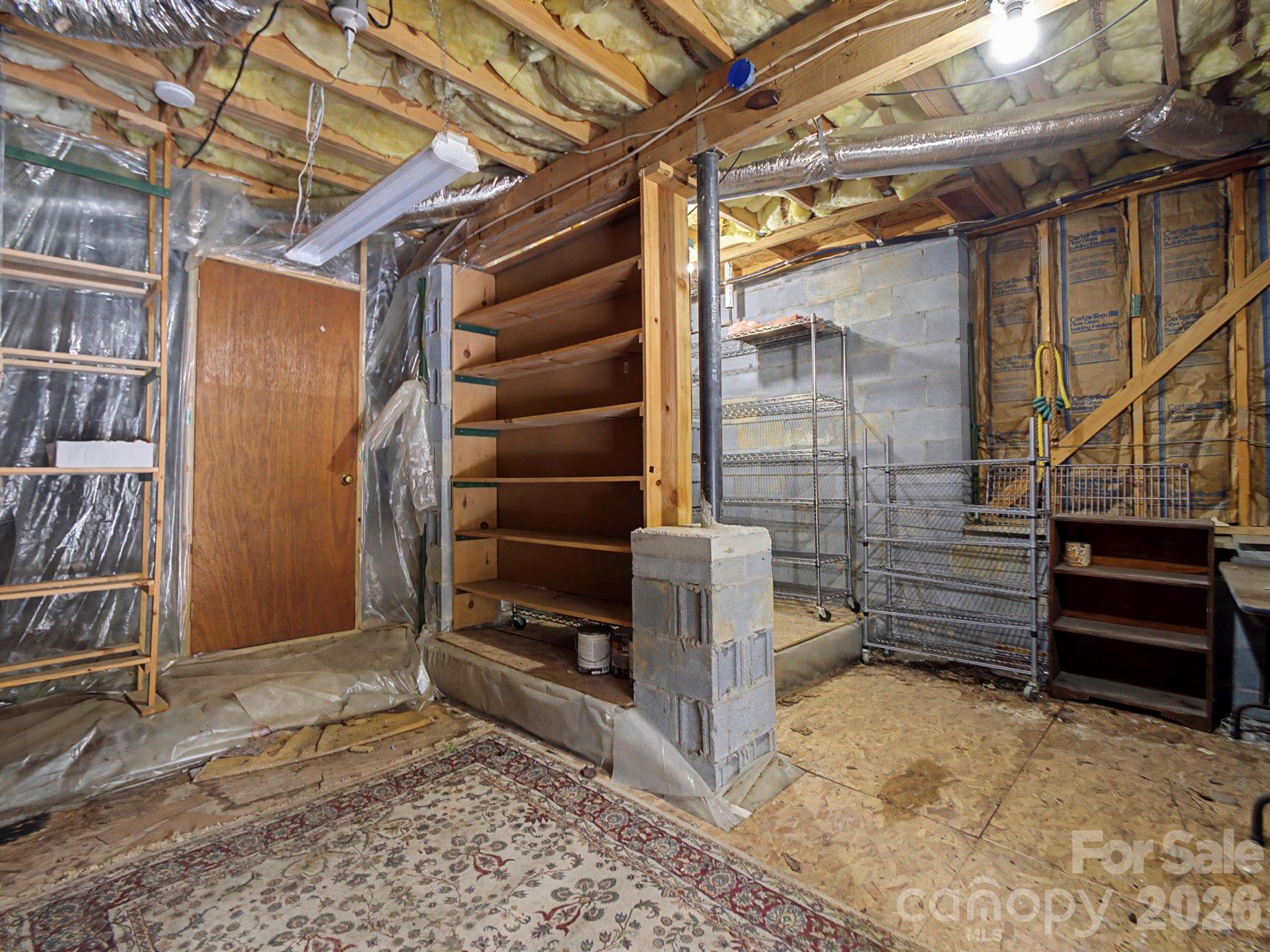605 Red Oak Drive — Hendersonville