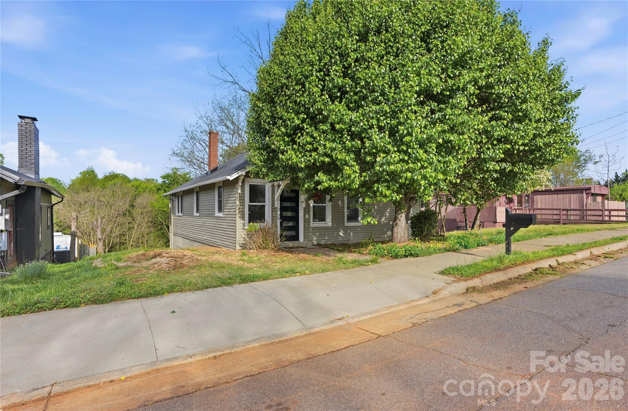 234 S Ervin Avenue — Newton