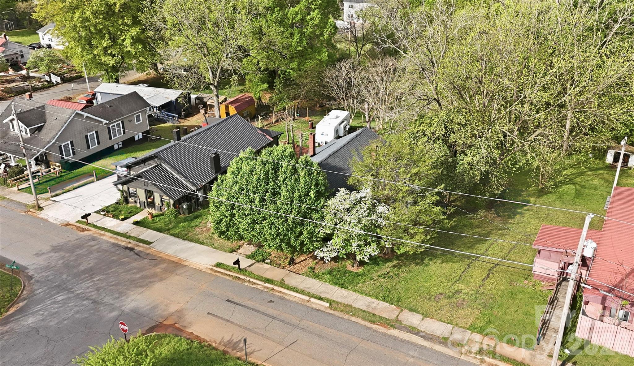 234 S Ervin Avenue — Newton