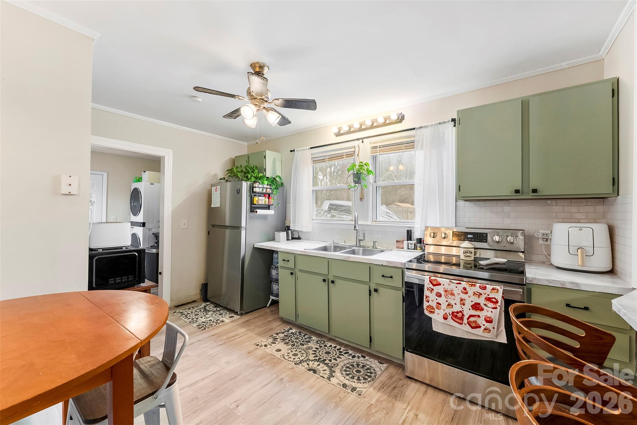 107 Oakland Road — Belmont