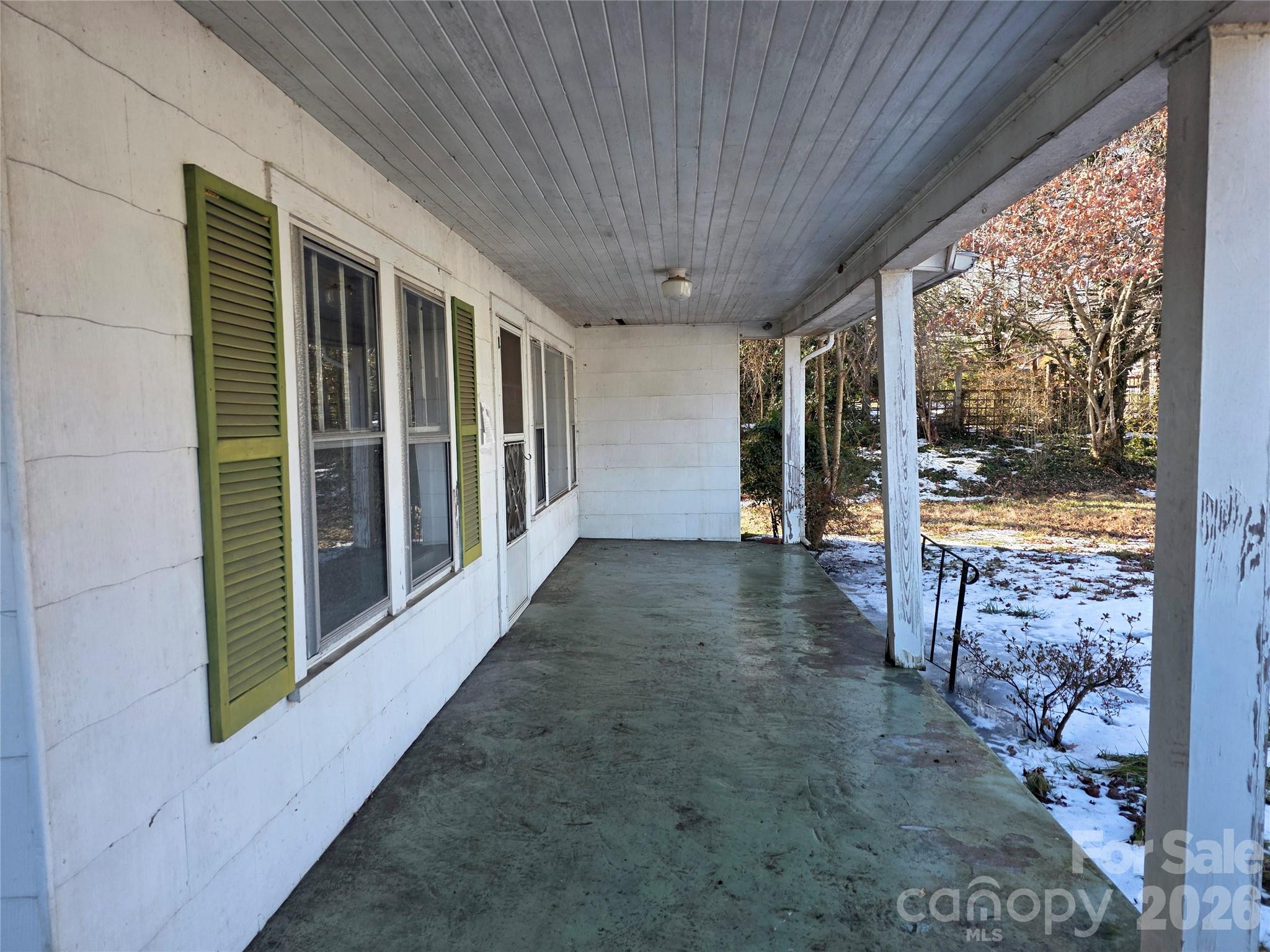 522 1st Avenue W — Hendersonville