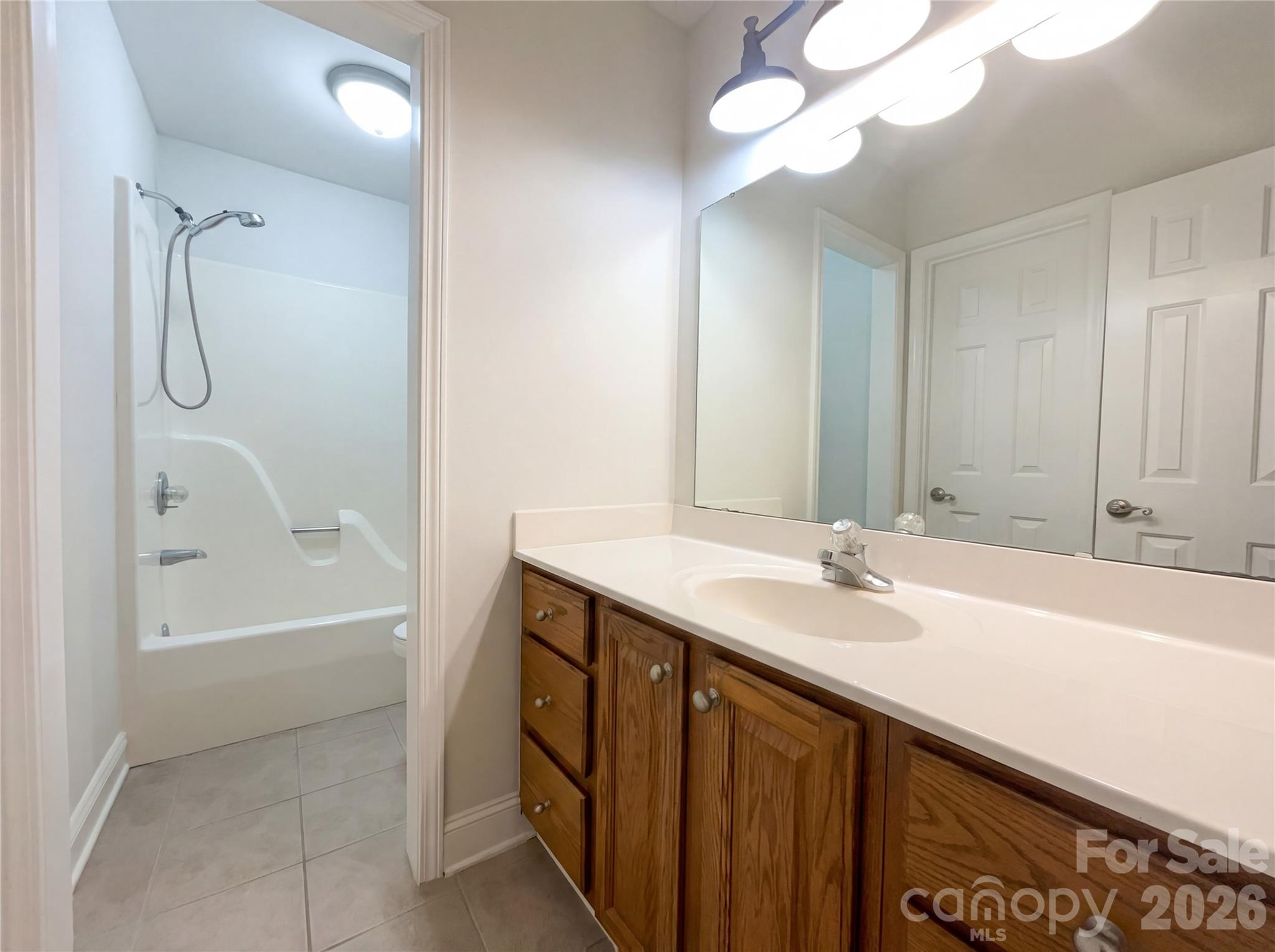 122 W Tattersall Drive — Statesville