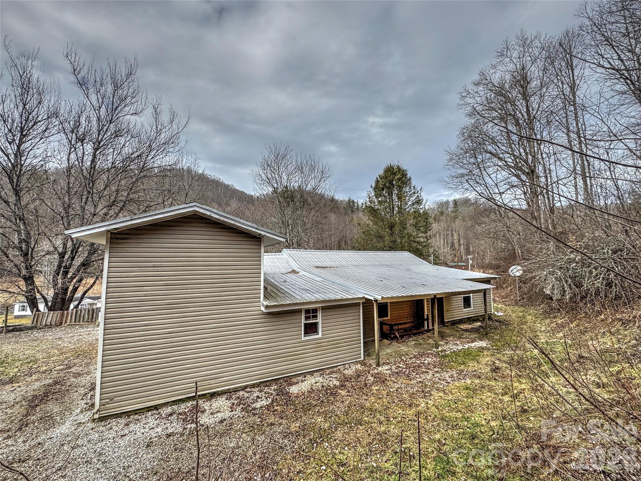 1101 Otter Creek Road — Topton