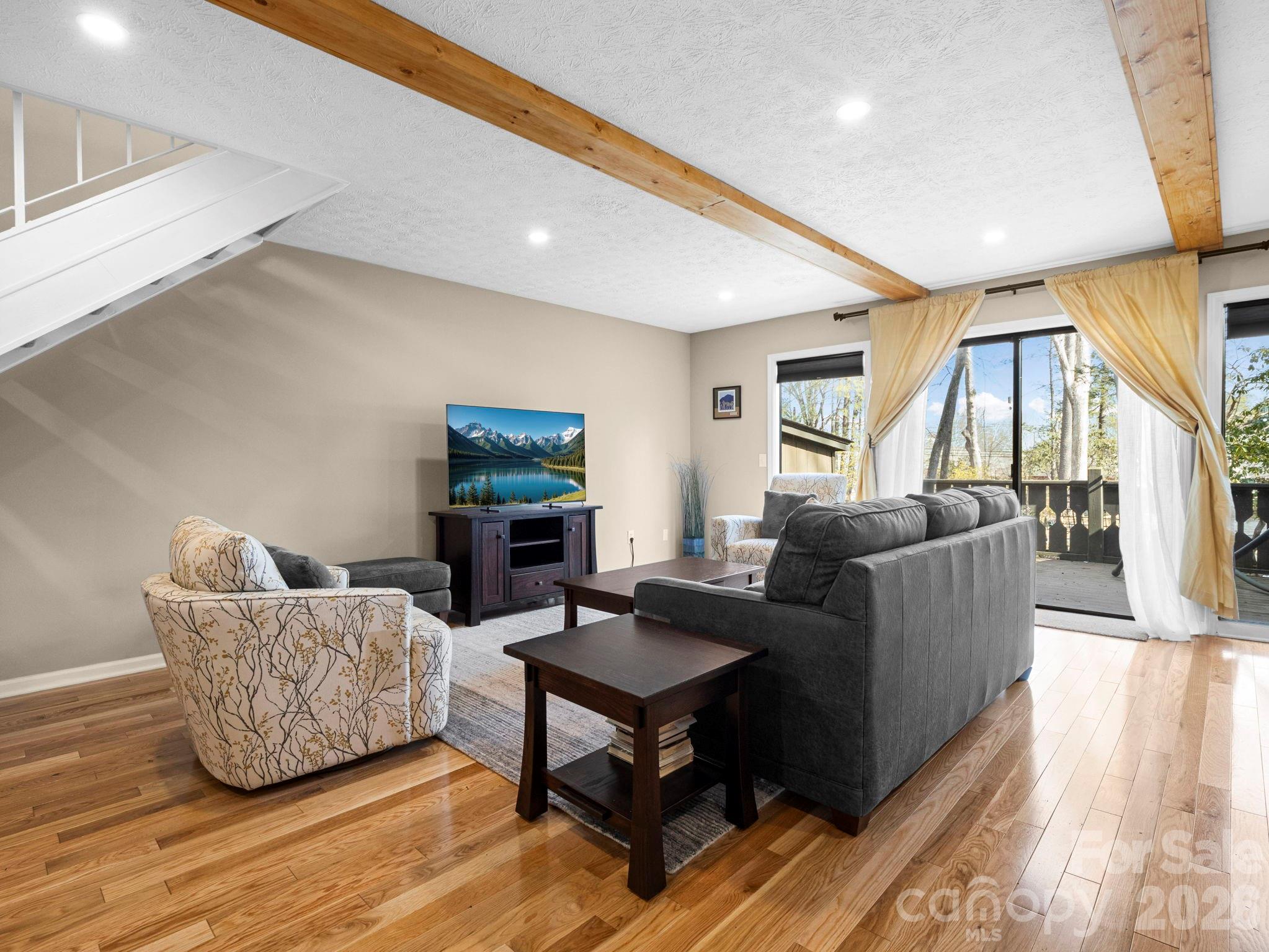 88 Laurelwood Circle W #10 — Hendersonville