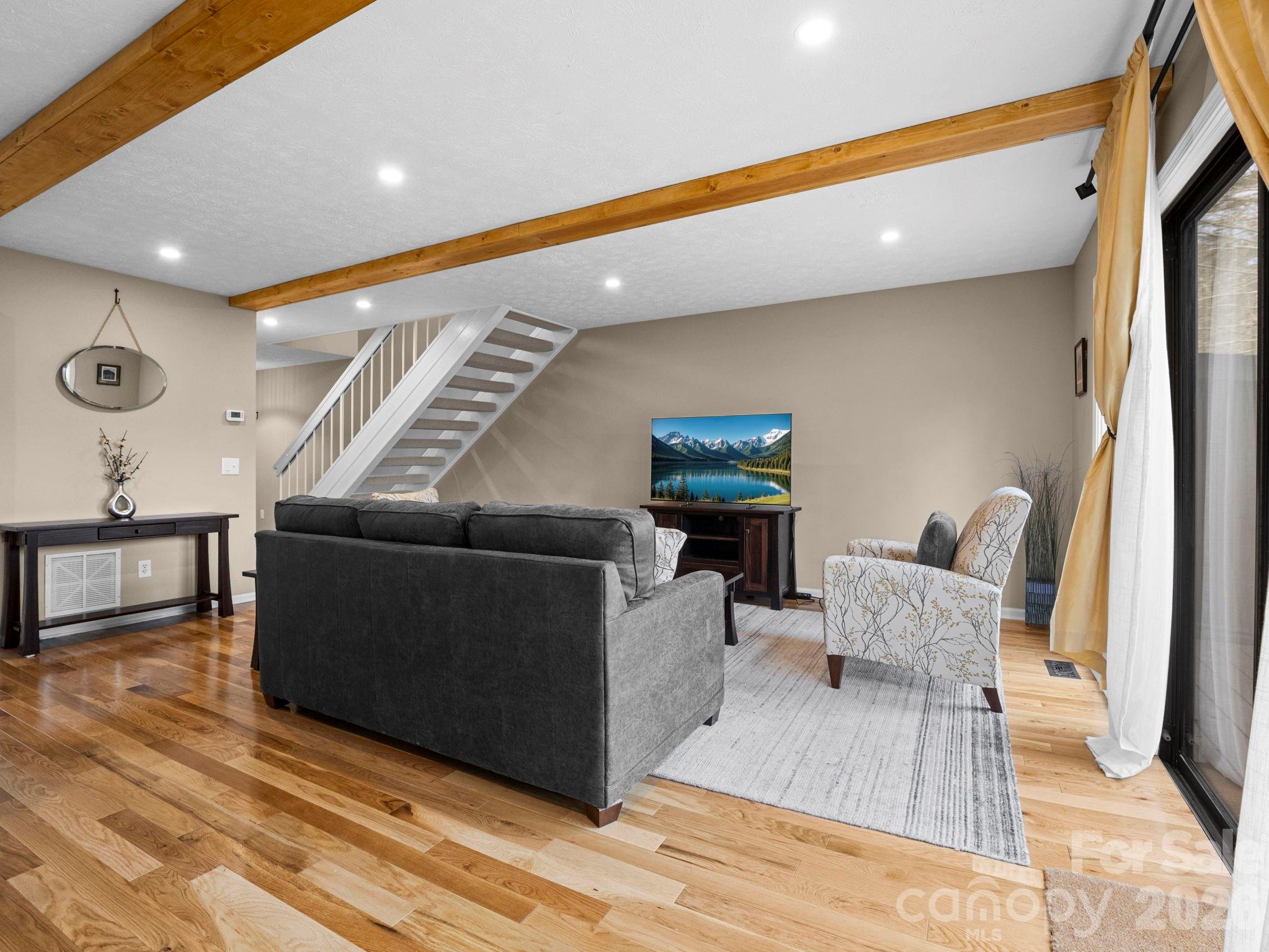88 Laurelwood Circle W #10 — Hendersonville