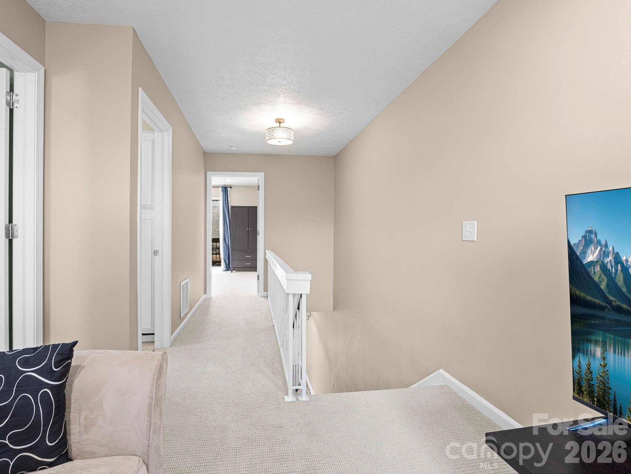 88 Laurelwood Circle W #10 — Hendersonville