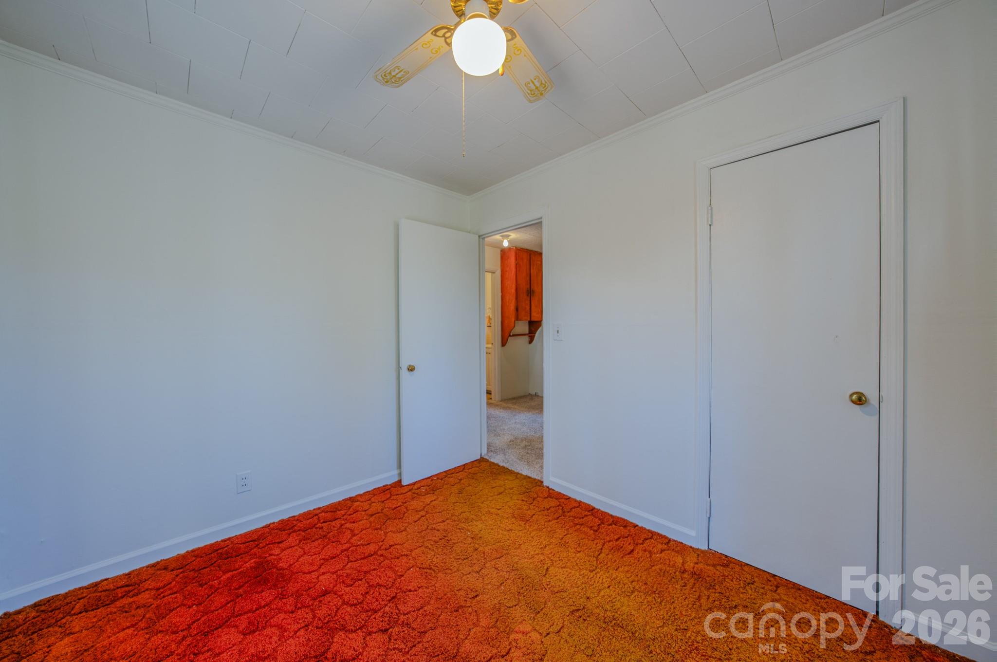 550 Saluda Street — Hendersonville