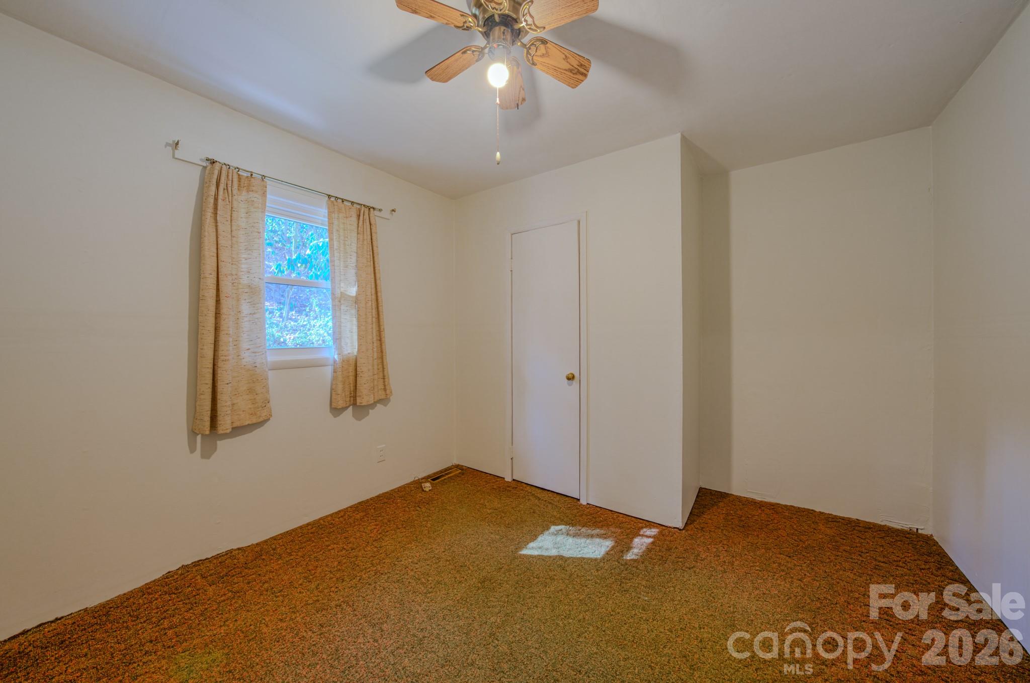 550 Saluda Street — Hendersonville