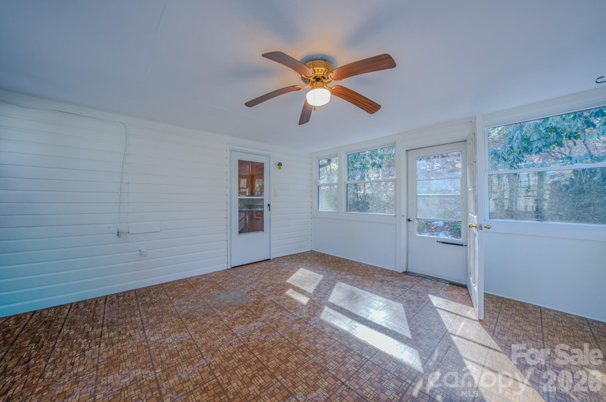 550 Saluda Street — Hendersonville