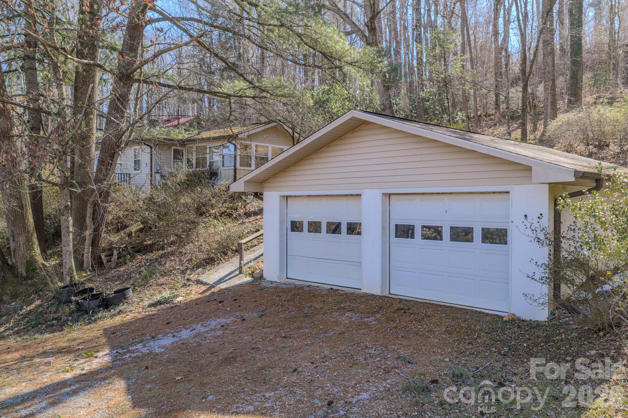550 Saluda Street — Hendersonville