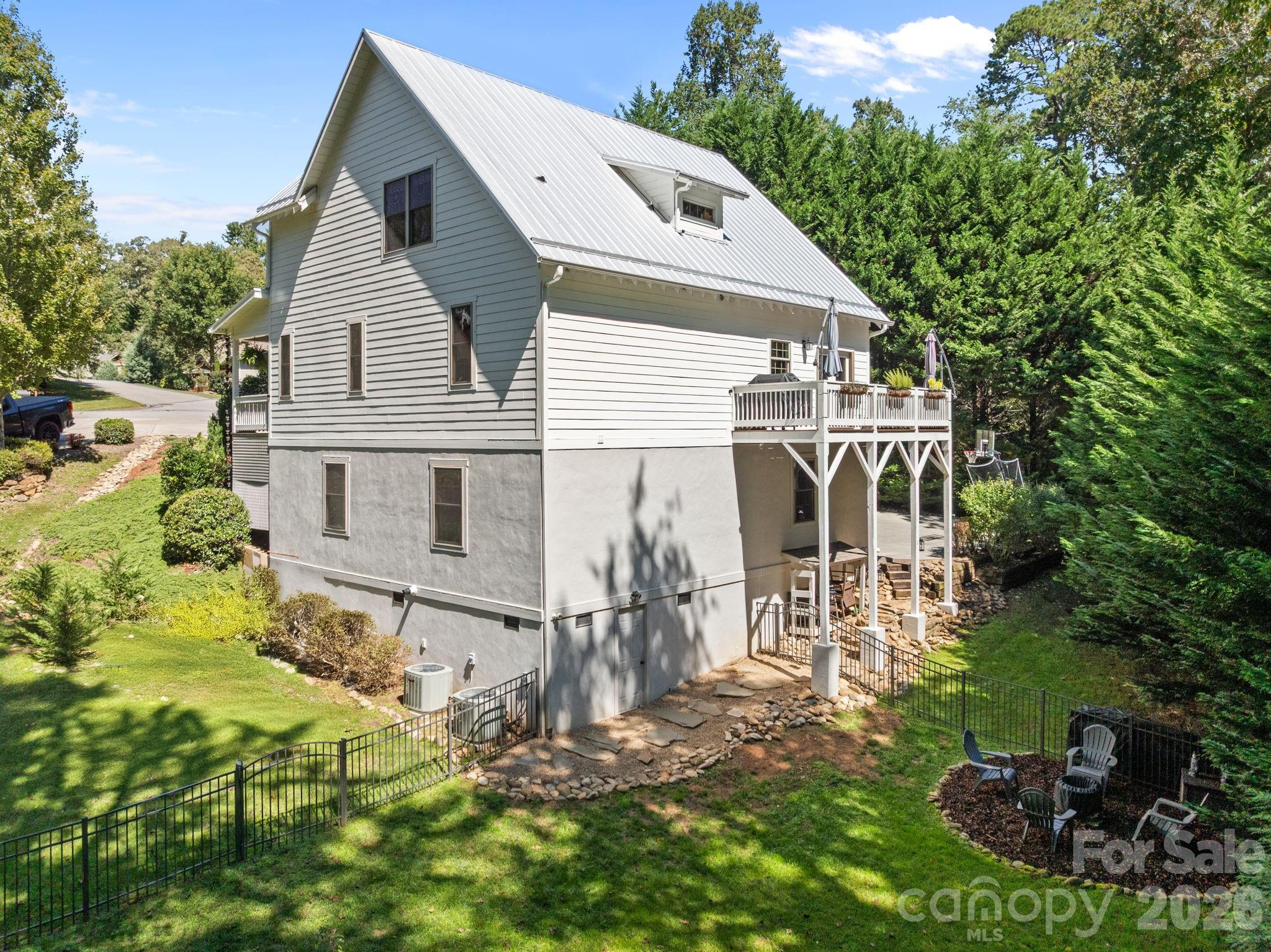 18 Oak Springs Drive — Arden