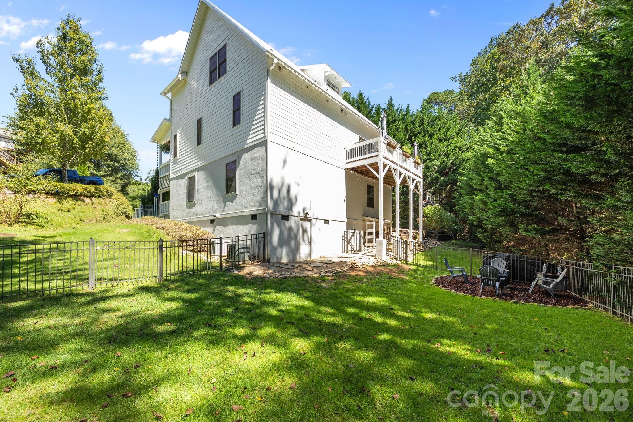 18 Oak Springs Drive — Arden