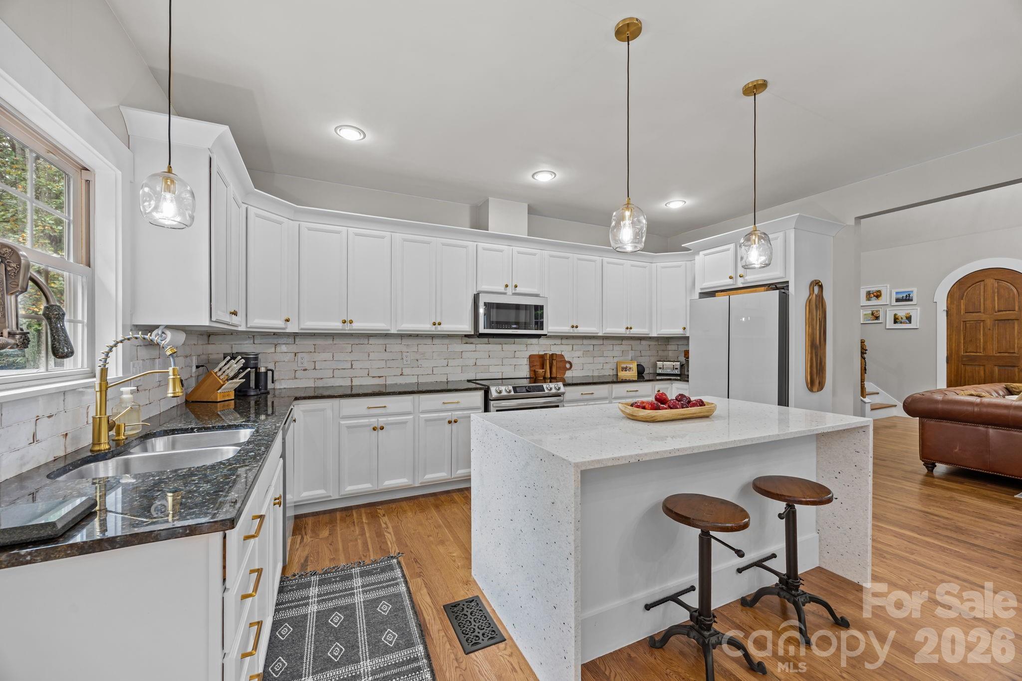 18 Oak Springs Drive — Arden