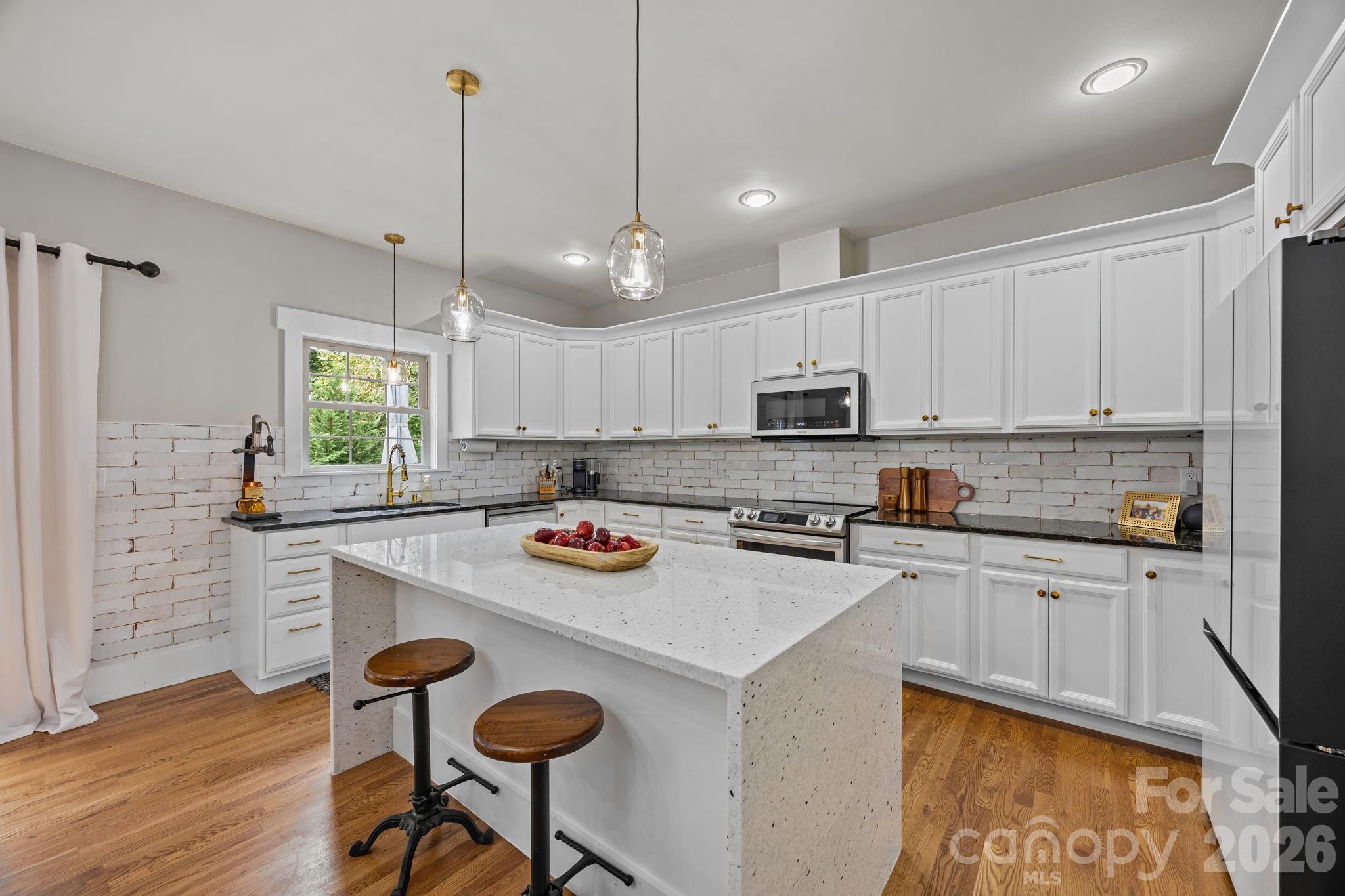18 Oak Springs Drive — Arden