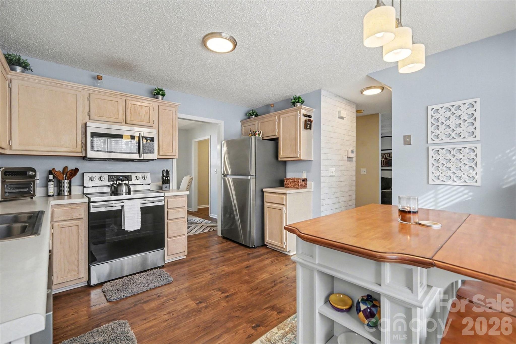 6323 Pine Hollow Drive — Charlotte