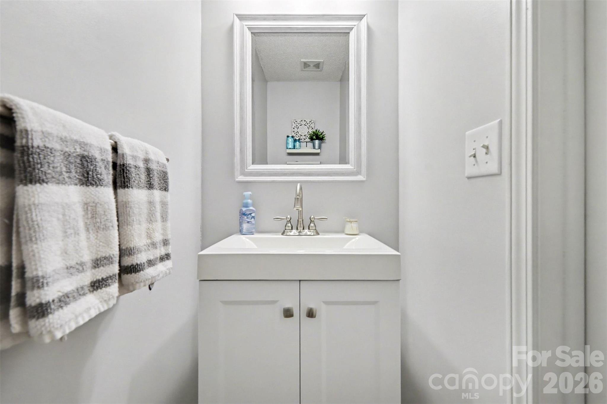 6323 Pine Hollow Drive — Charlotte