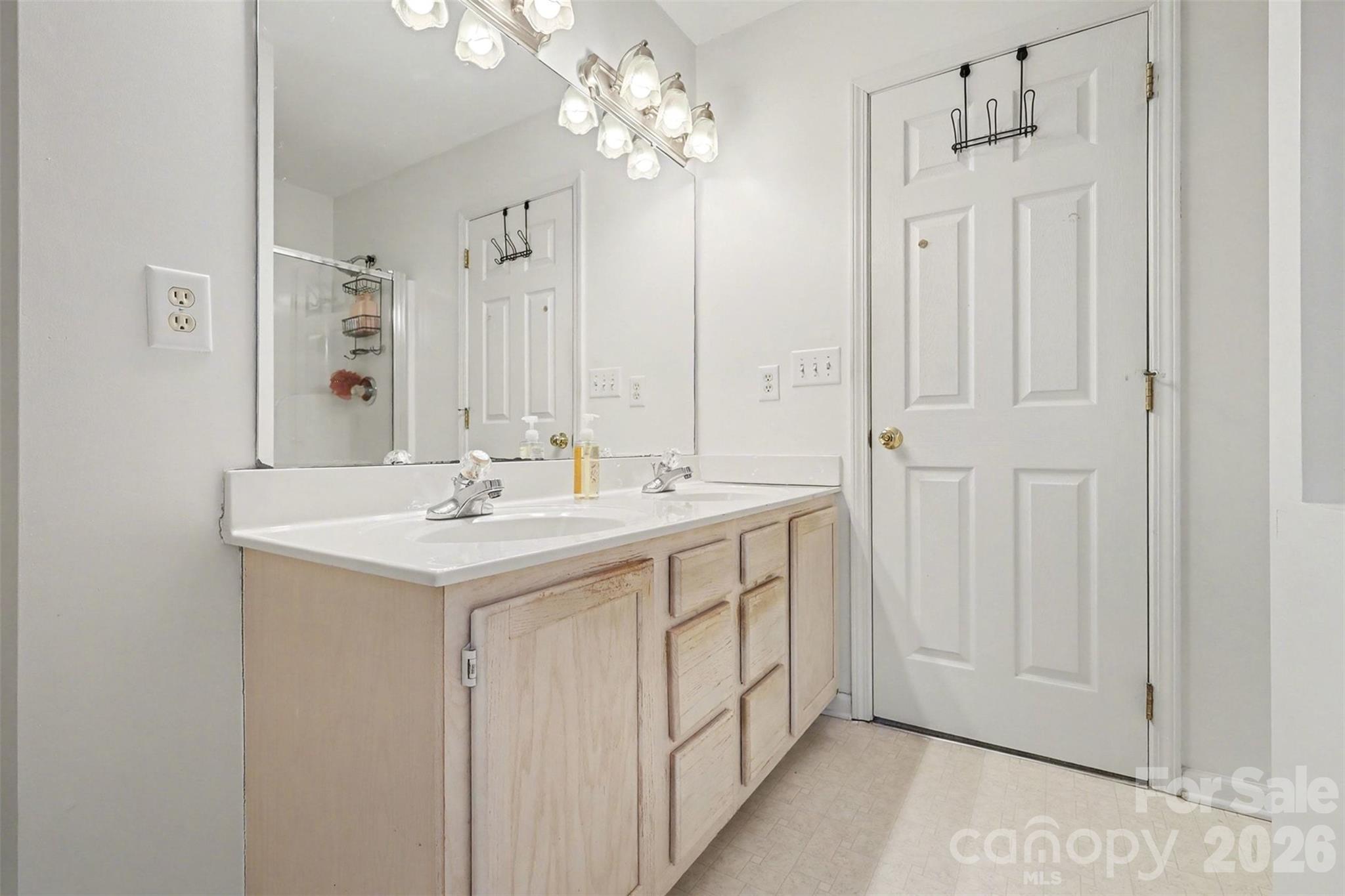 6323 Pine Hollow Drive — Charlotte