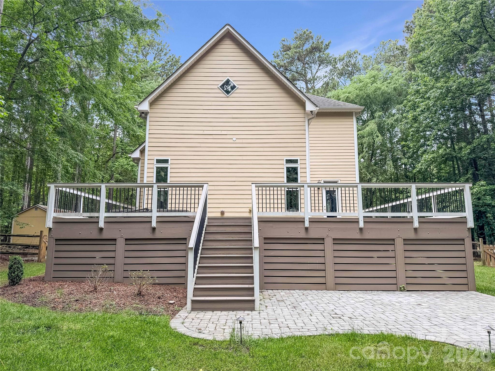 405 Isle Of Pines Road — Mooresville