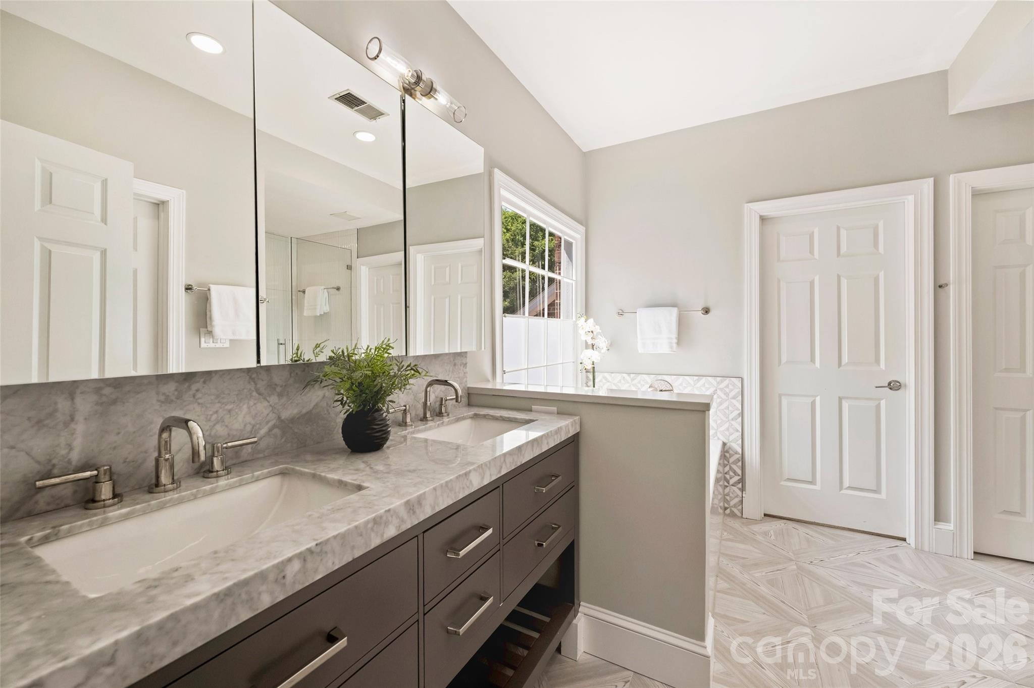6504 Hunter Pine Lane — Charlotte
