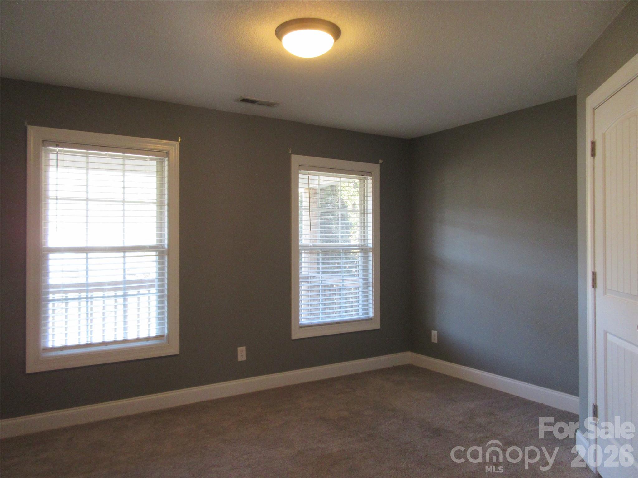 618 Brook Knoll Circle — Weaverville