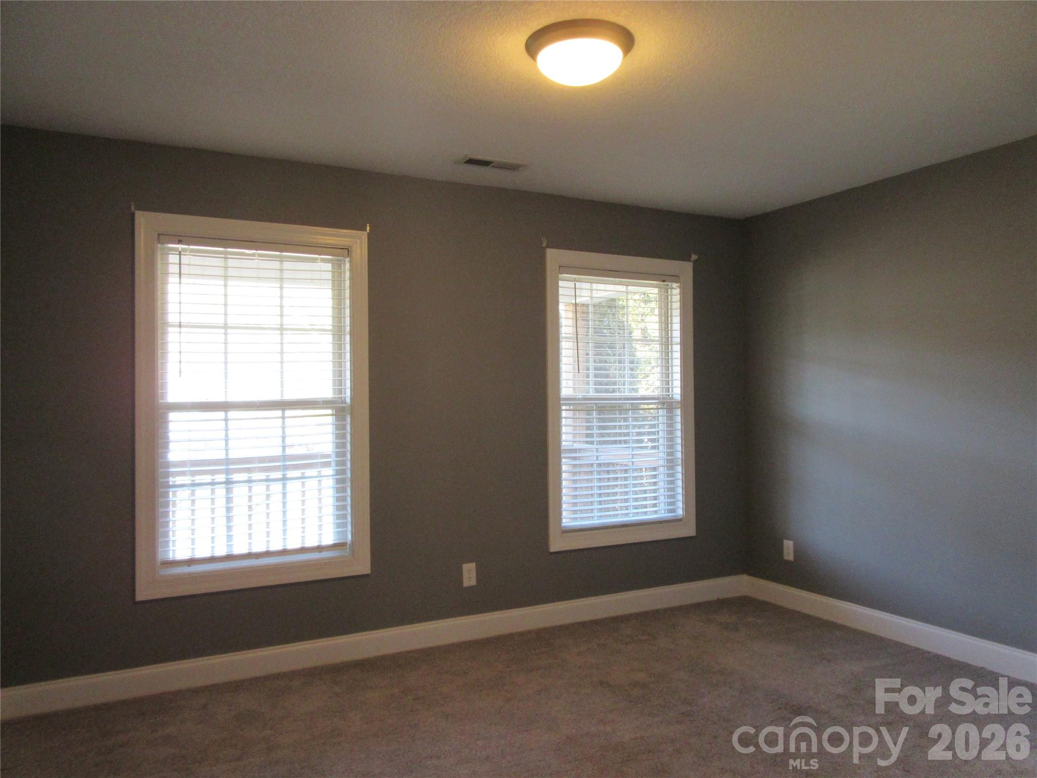 618 Brook Knoll Circle — Weaverville
