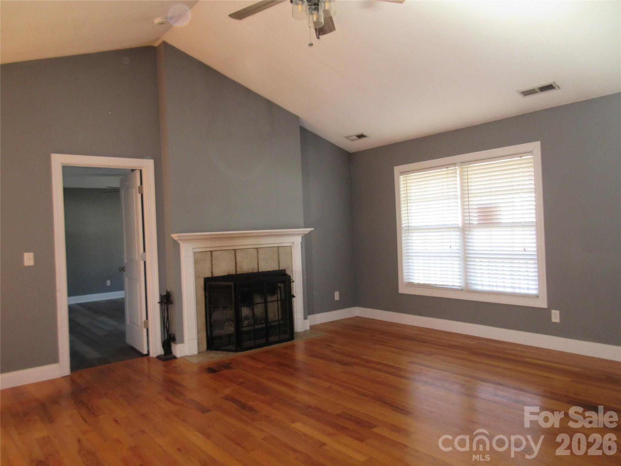618 Brook Knoll Circle — Weaverville