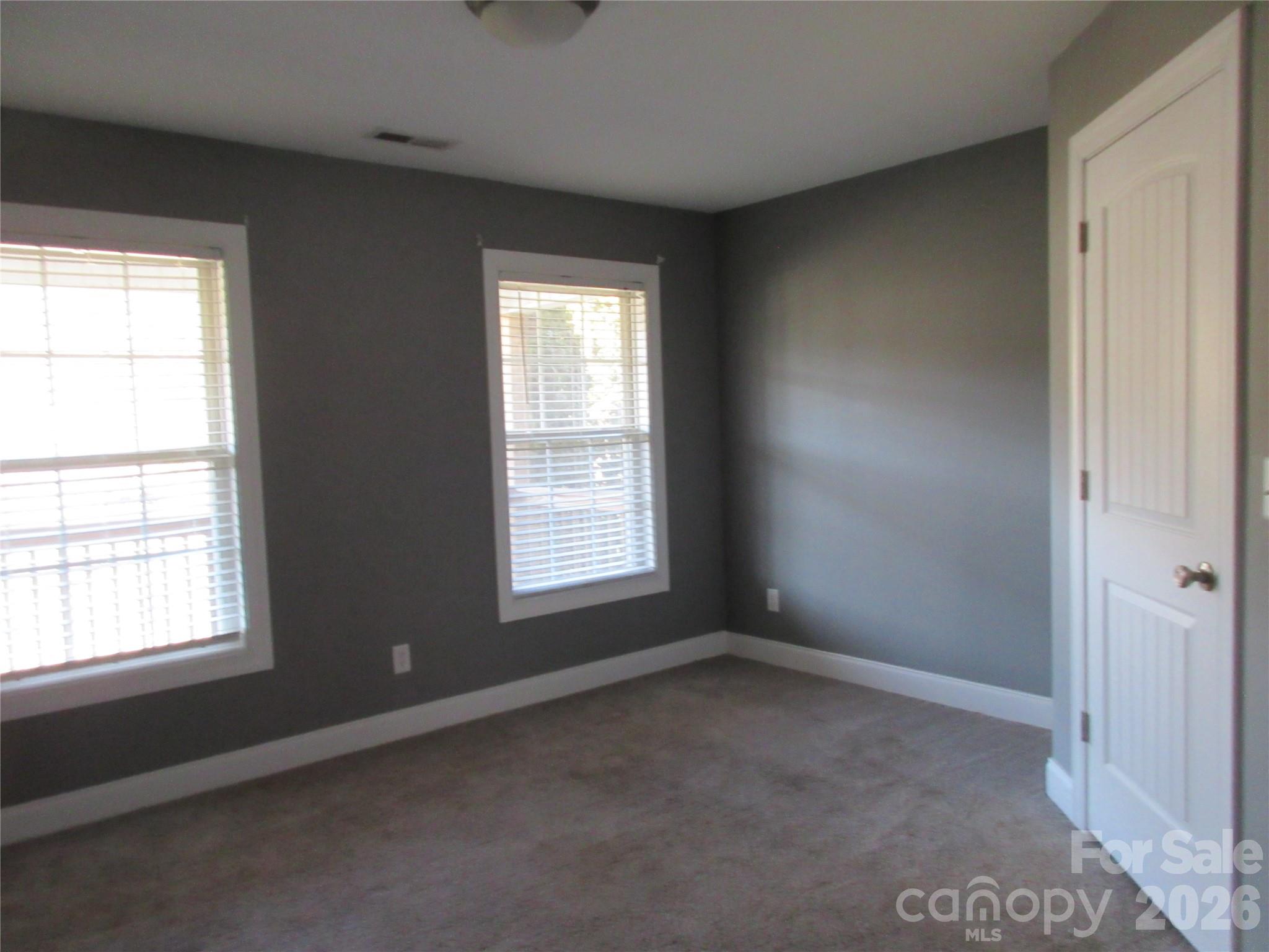 618 Brook Knoll Circle — Weaverville