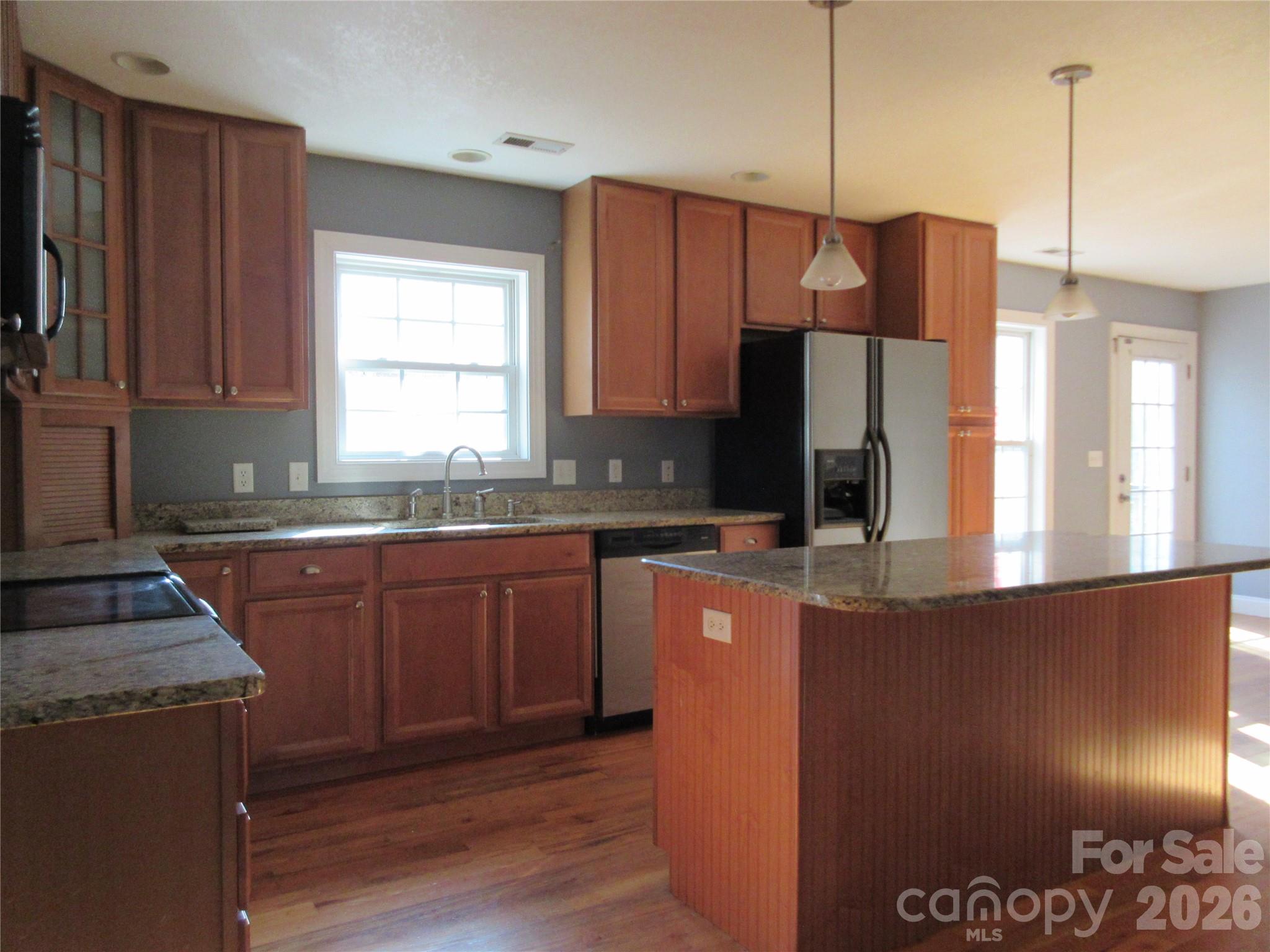 618 Brook Knoll Circle — Weaverville