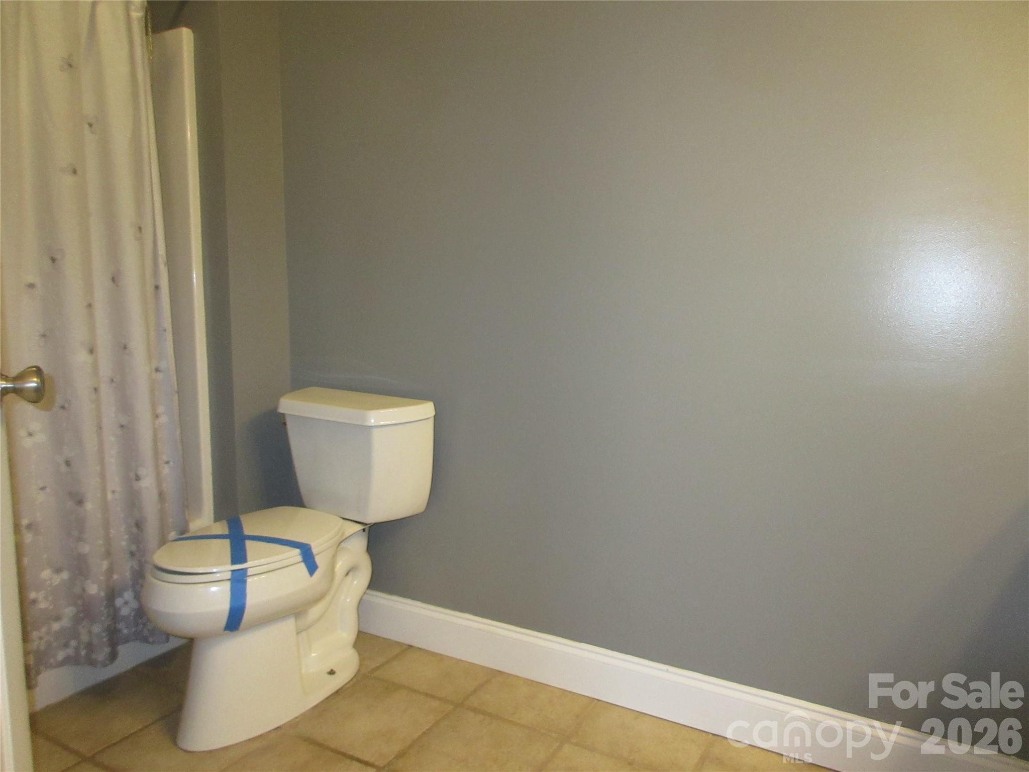 618 Brook Knoll Circle — Weaverville