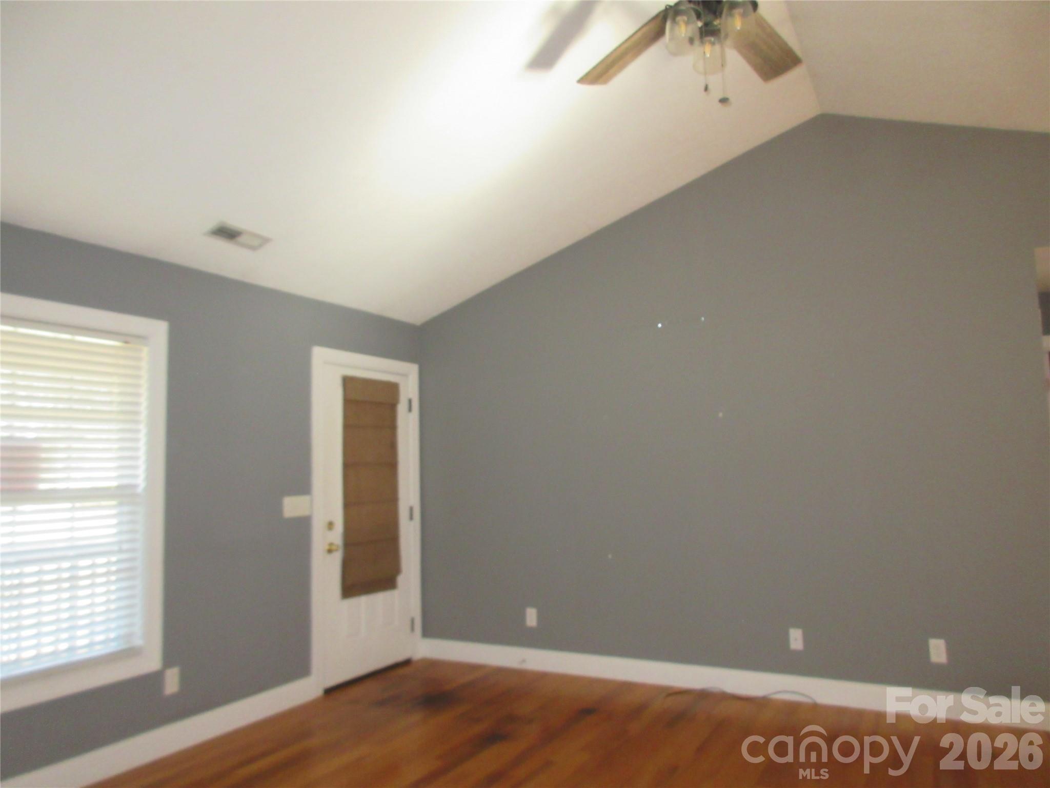618 Brook Knoll Circle — Weaverville