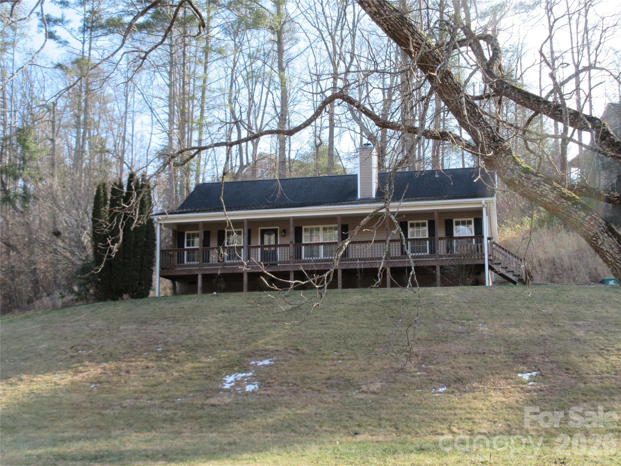 618 Brook Knoll Circle — Weaverville