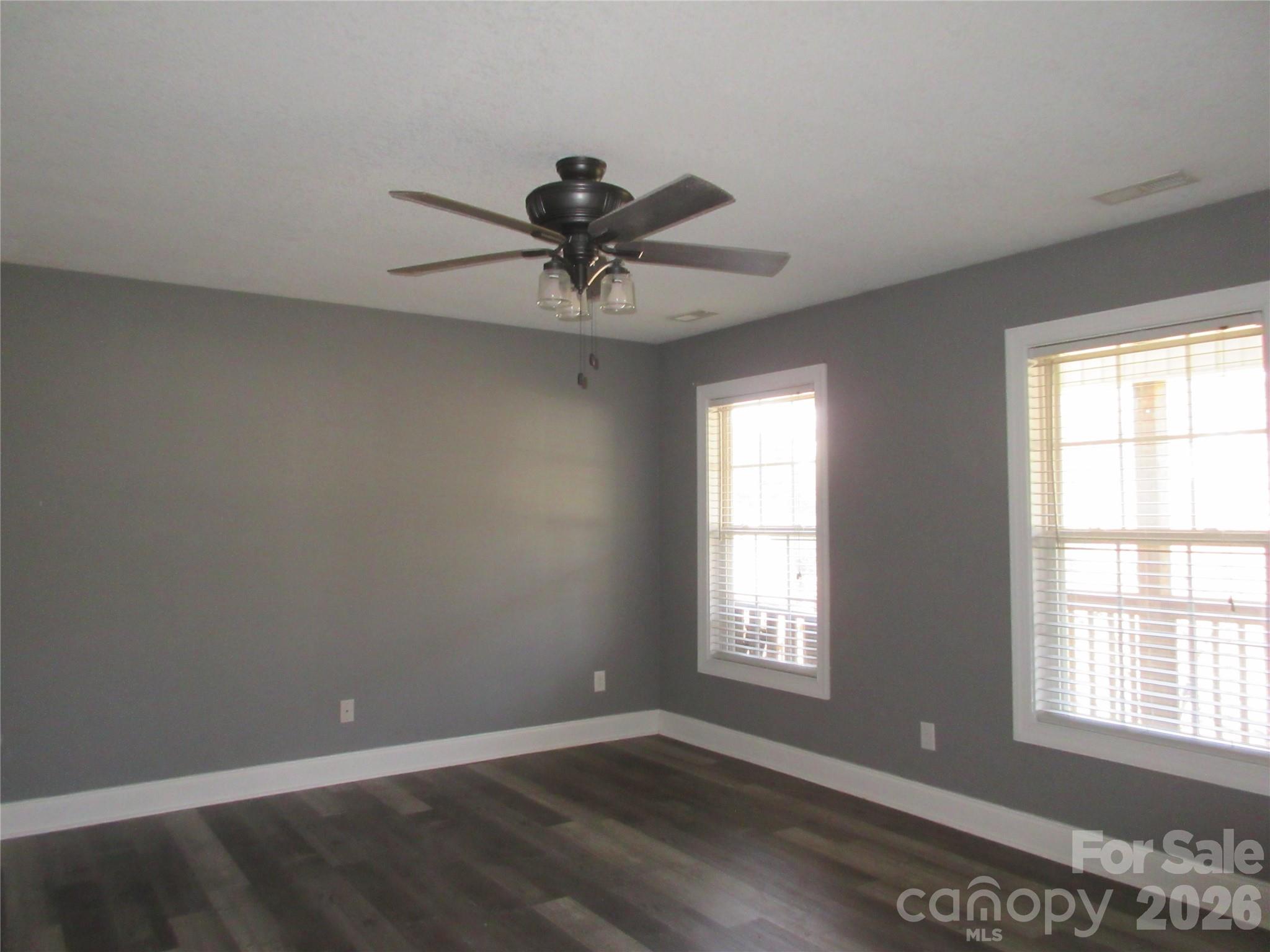 618 Brook Knoll Circle — Weaverville